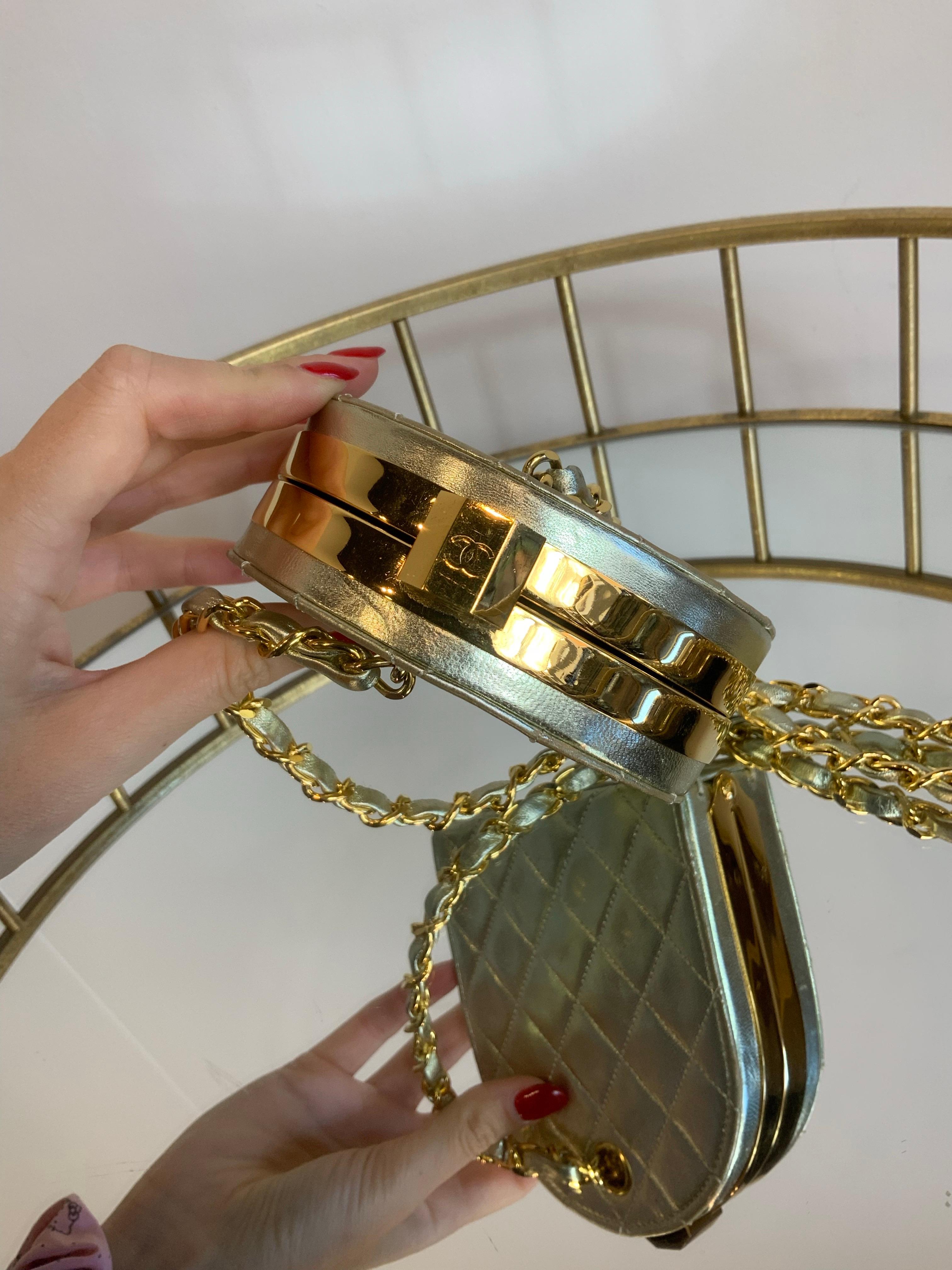Chanel vintage Bolsa dorada Marrón en venta