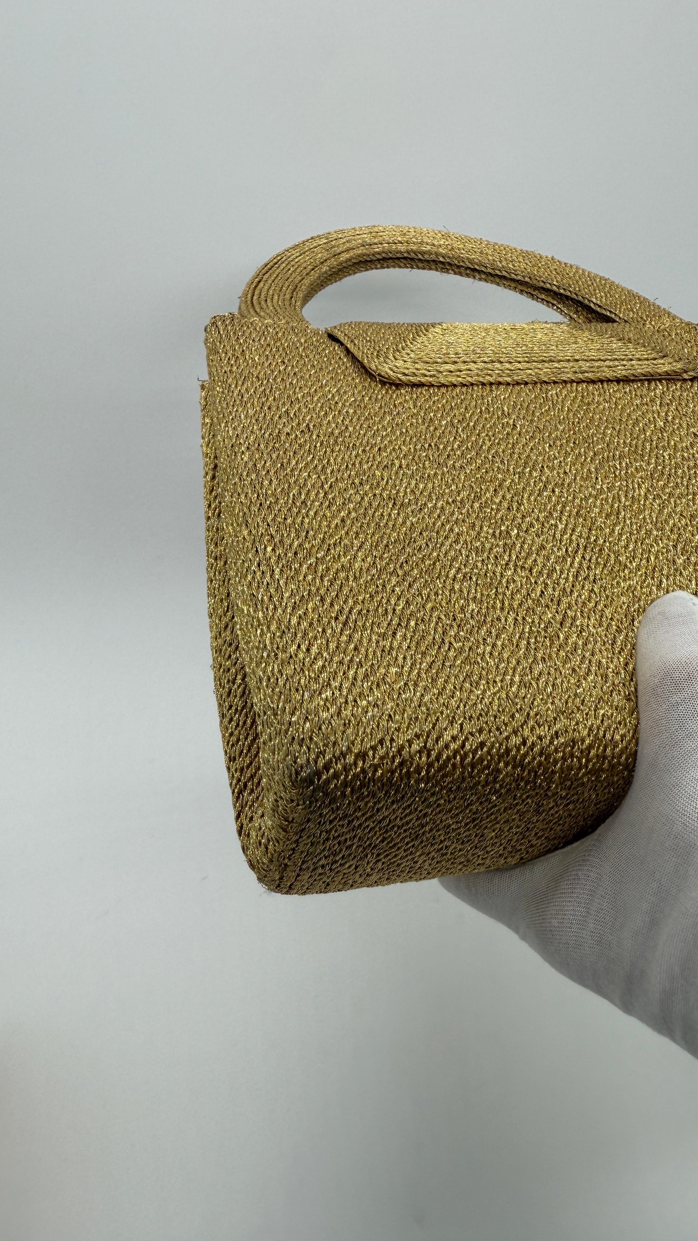 Chanel Vintage Golden Woven Kelly – Small Size (23cm) For Sale 6