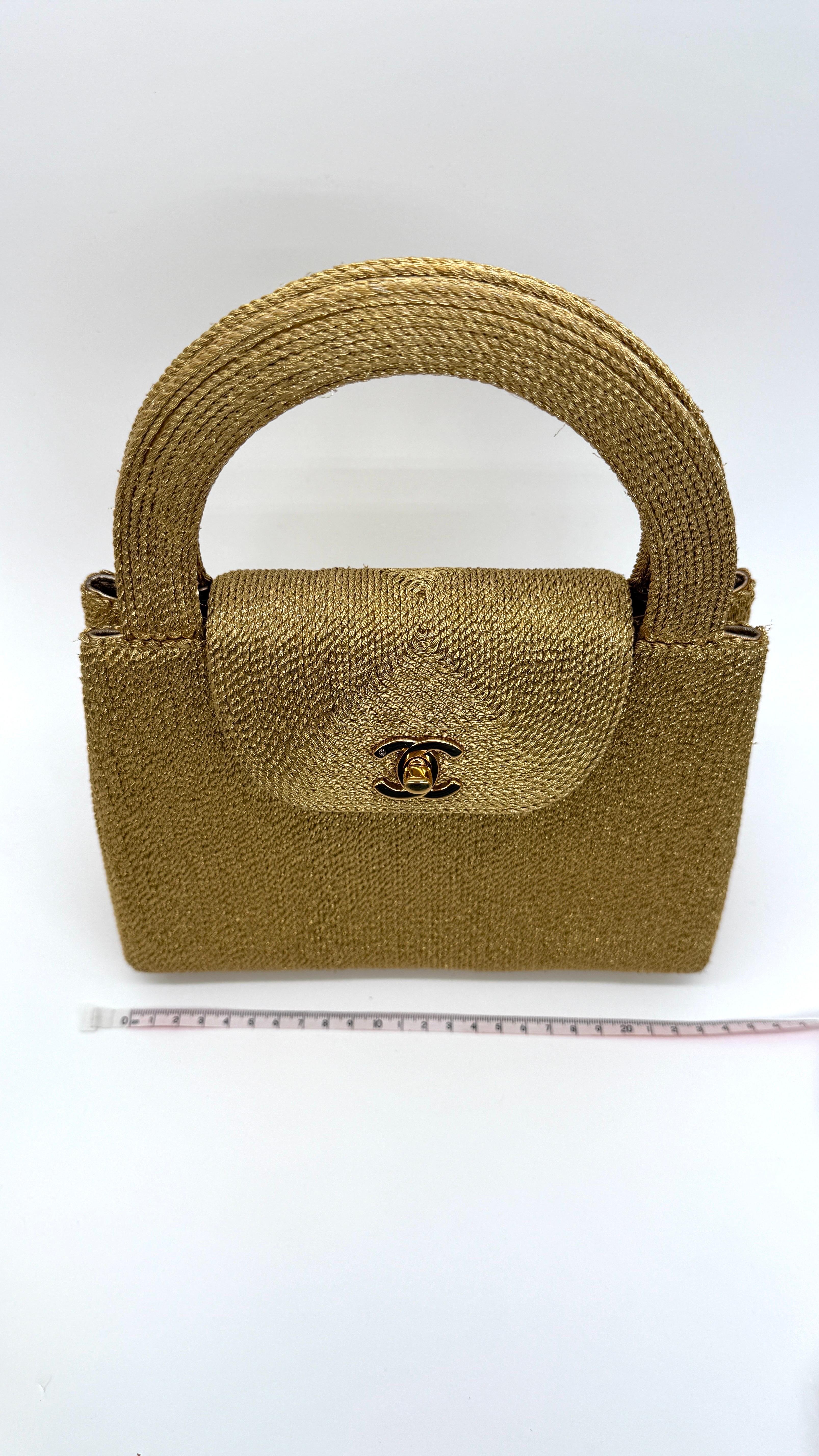 Chanel Vintage Golden Woven Kelly – Small Size (23cm) For Sale 10