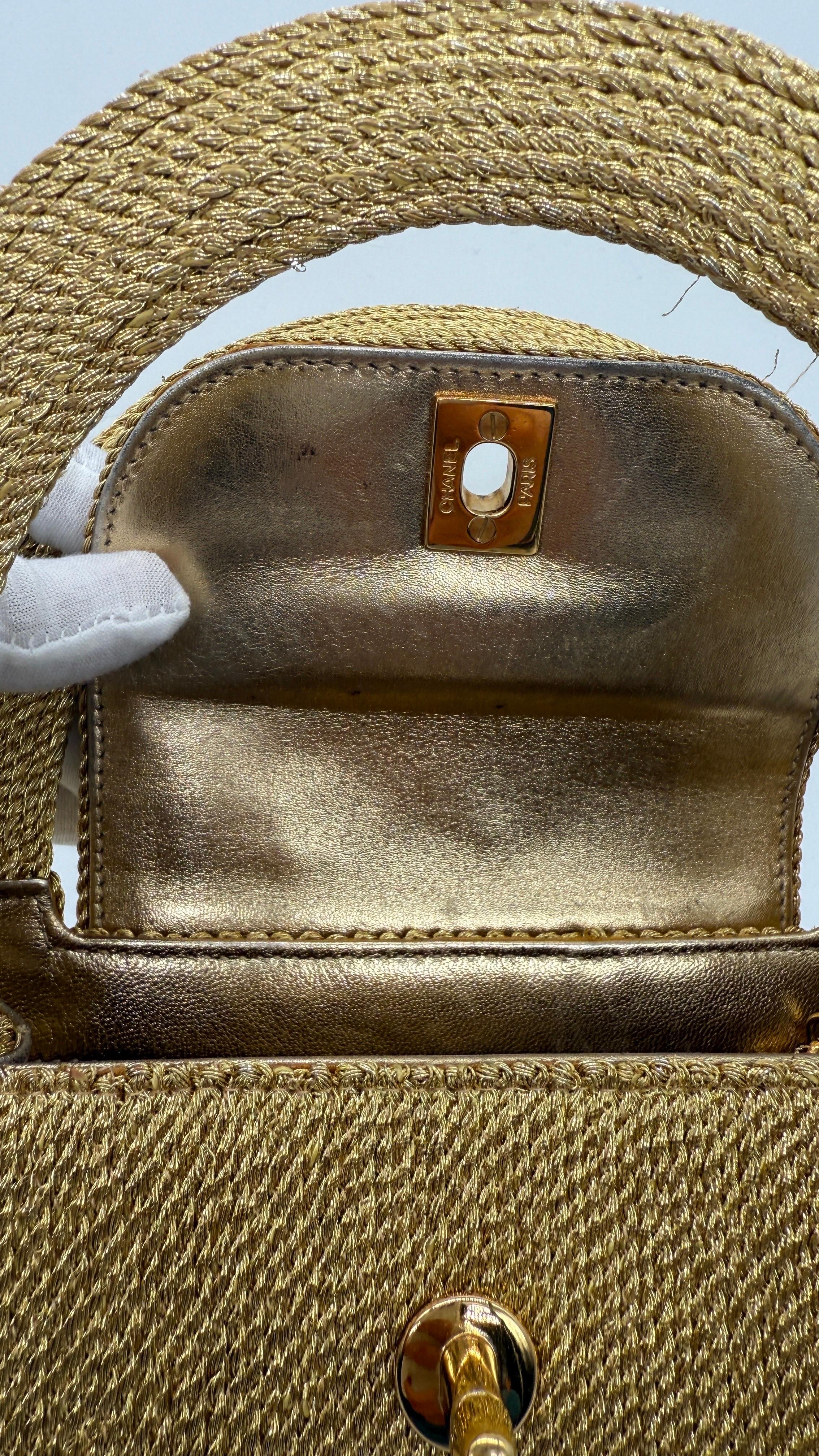 Chanel Vintage Golden Woven Kelly – Small Size (23cm) For Sale 11