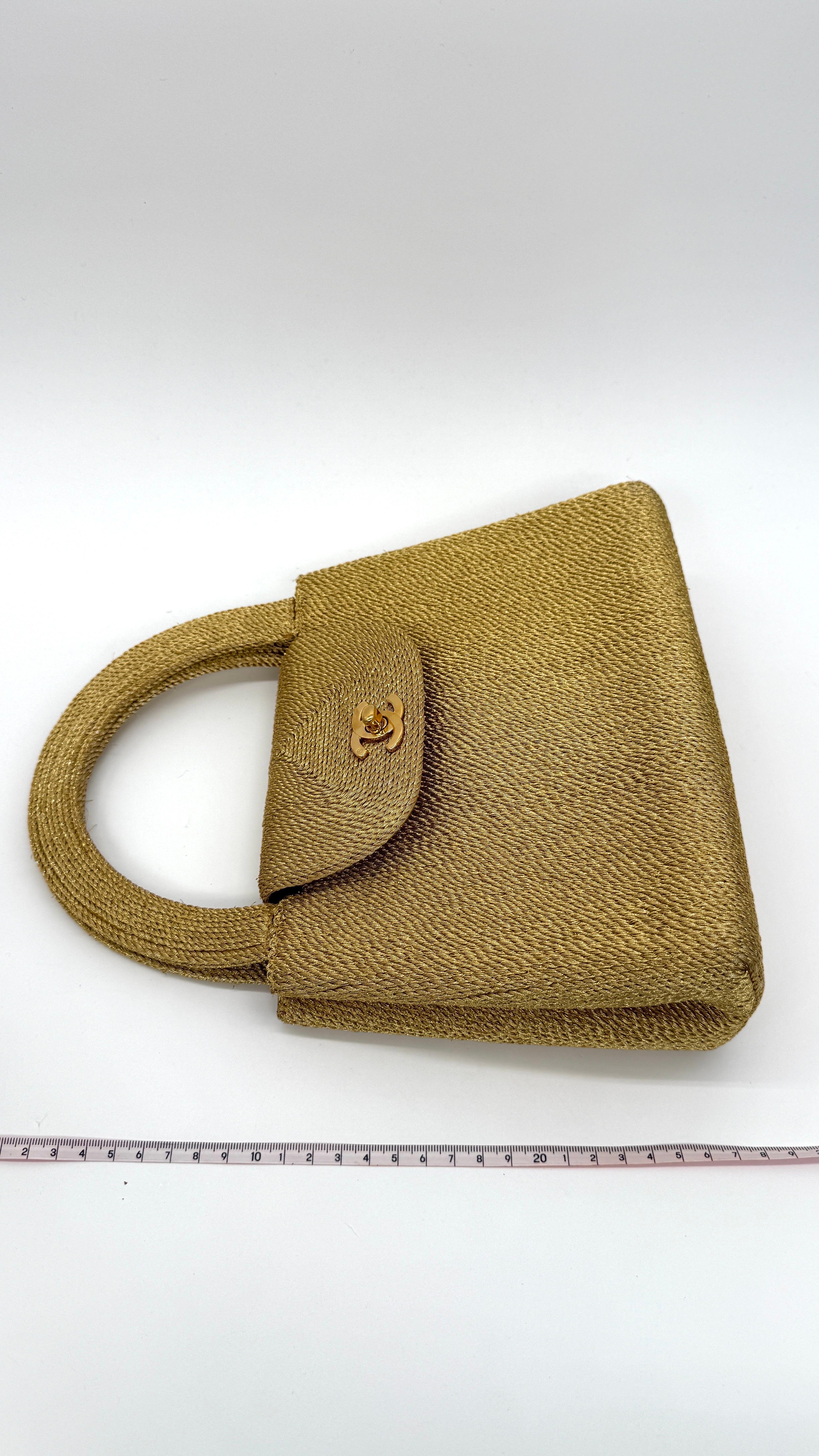 Chanel Vintage Golden Woven Kelly – Small Size (23cm) For Sale 15