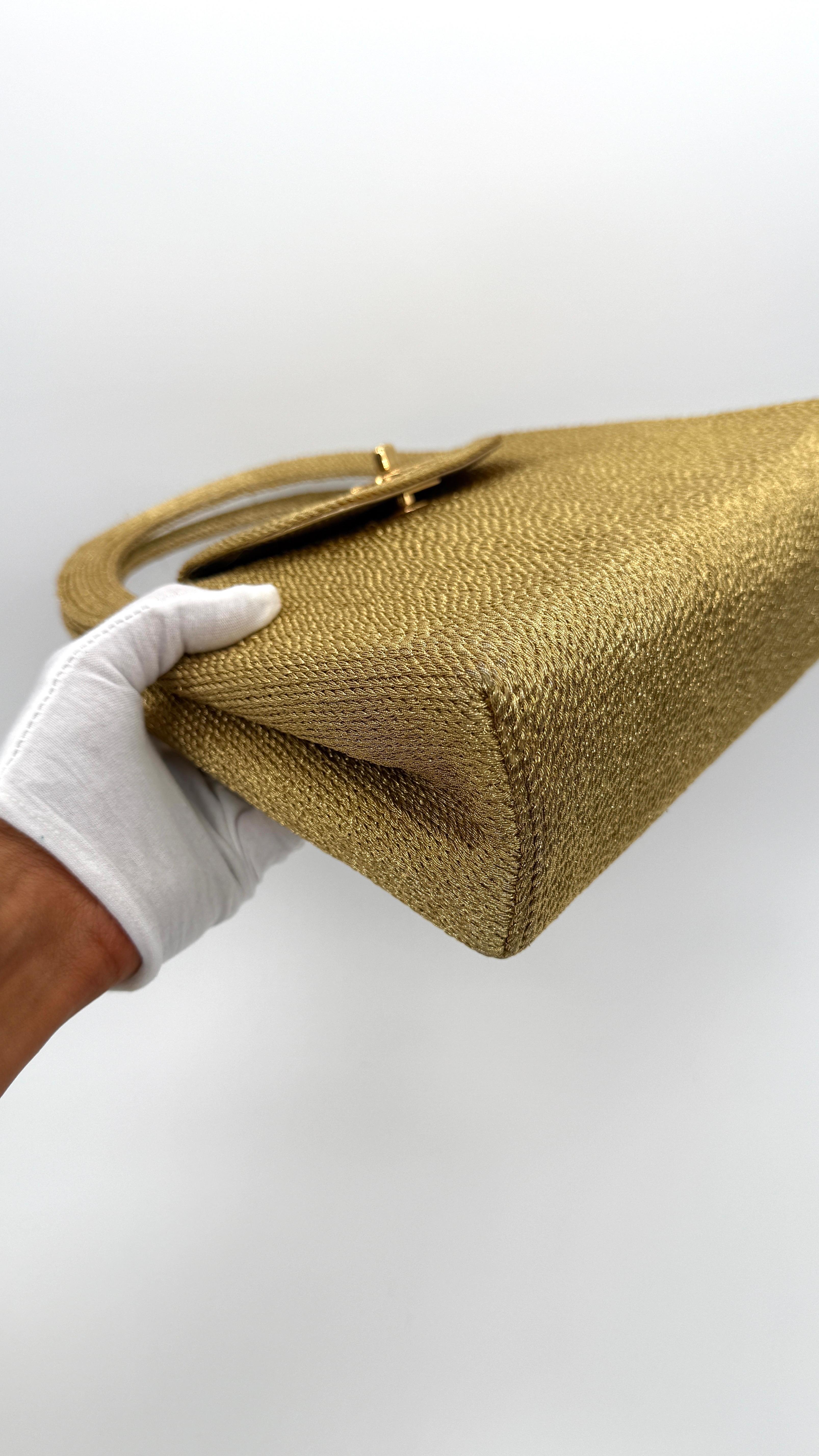 Chanel Vintage Golden Woven Kelly – Small Size (23cm) For Sale 1