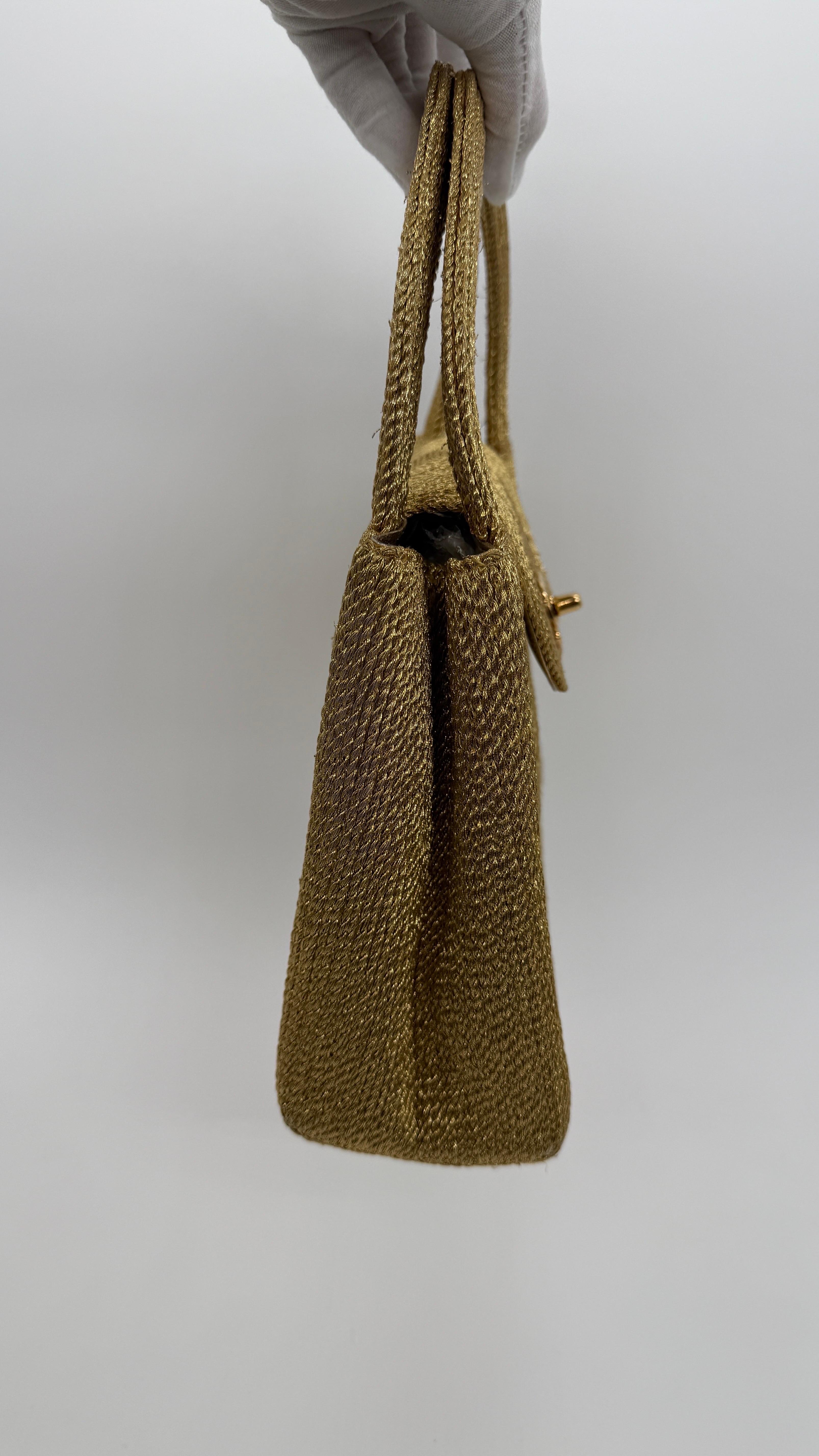Chanel Vintage Golden Woven Kelly – Small Size (23cm) For Sale 3