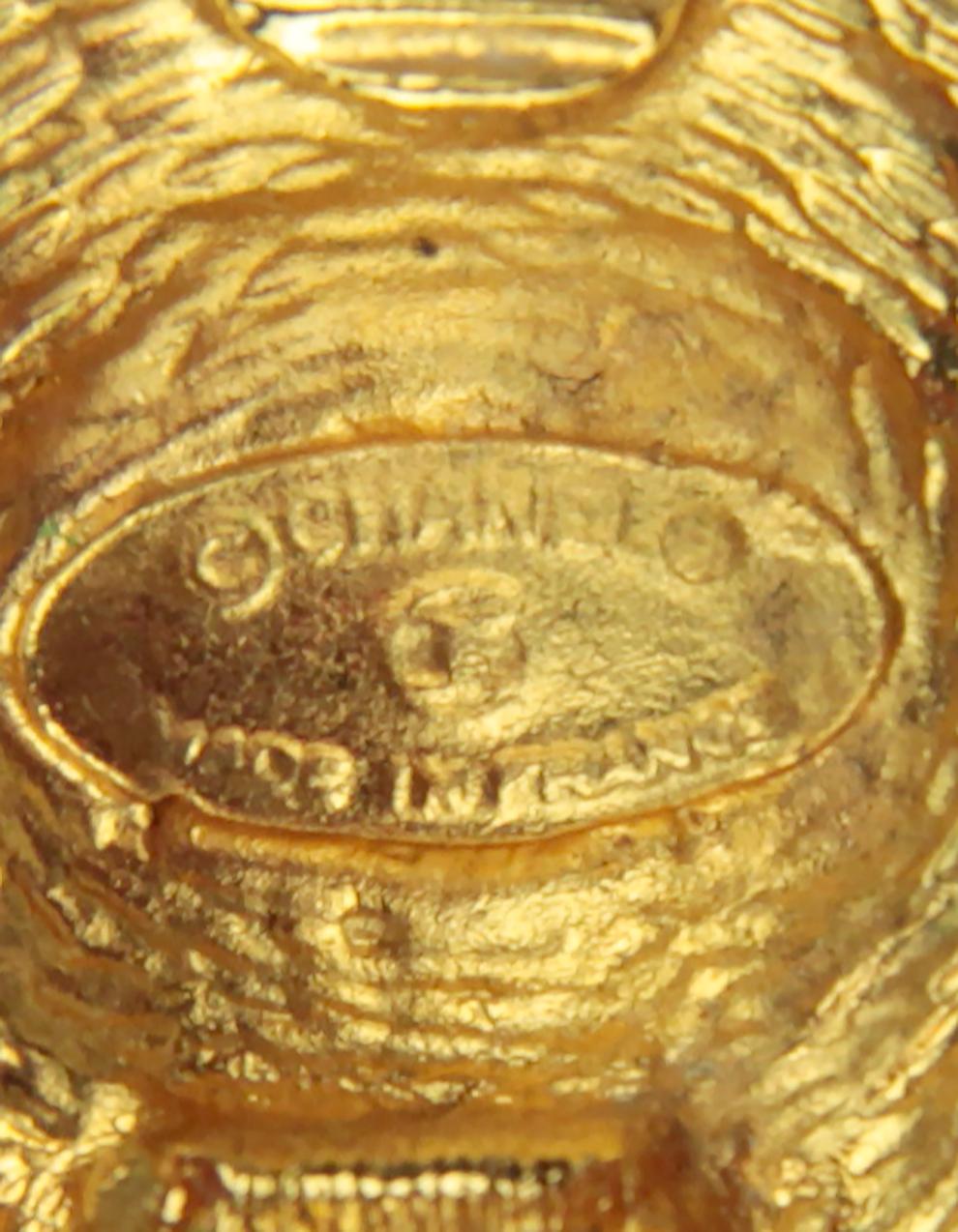 Women's Chanel Vintage Goldtone 1