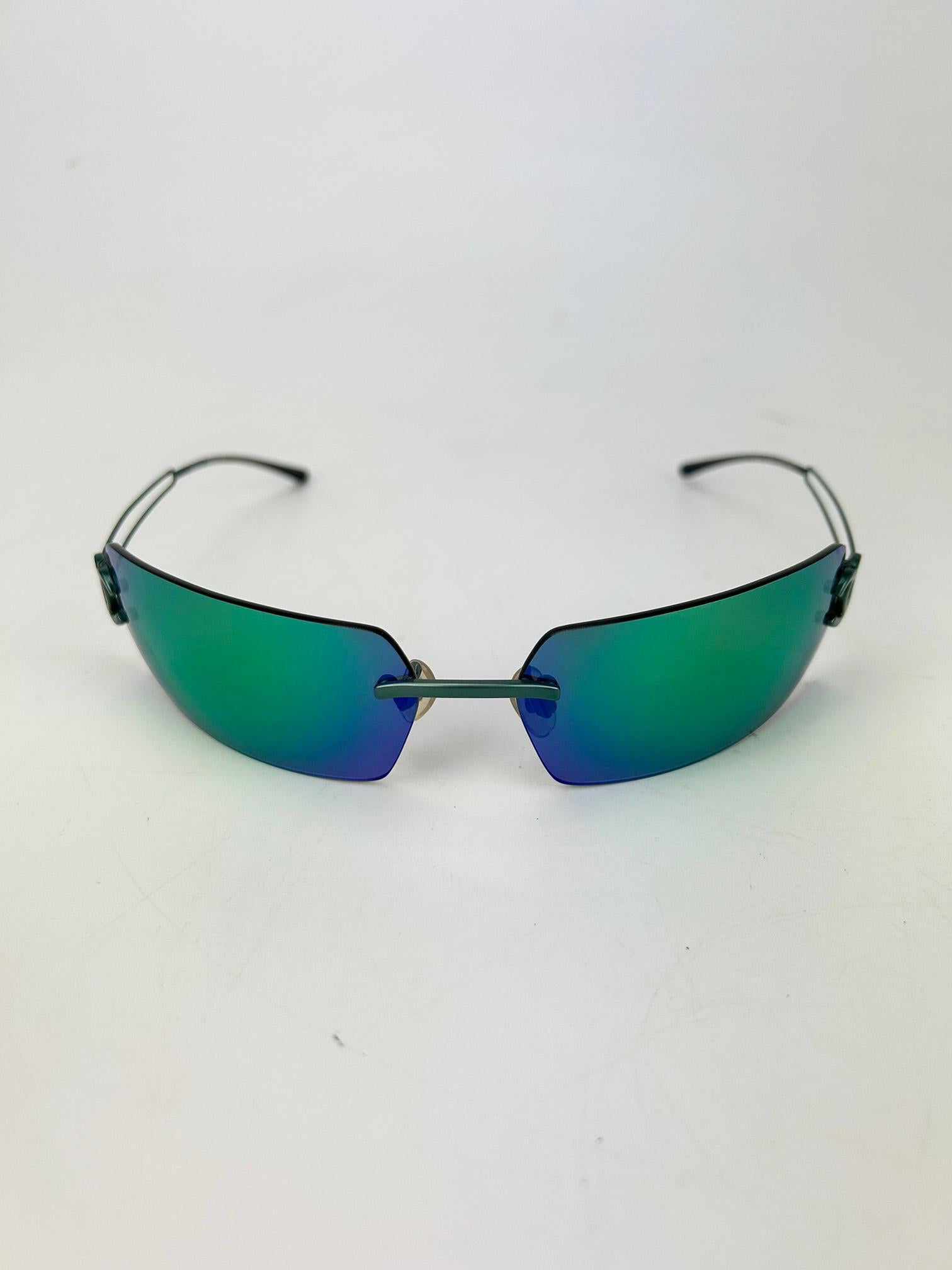 Chanel Vintage Green and Blue Floating Mirror Lens Wire Arm Sunglasses c2000s In Excellent Condition For Sale In Philadelphia, PA