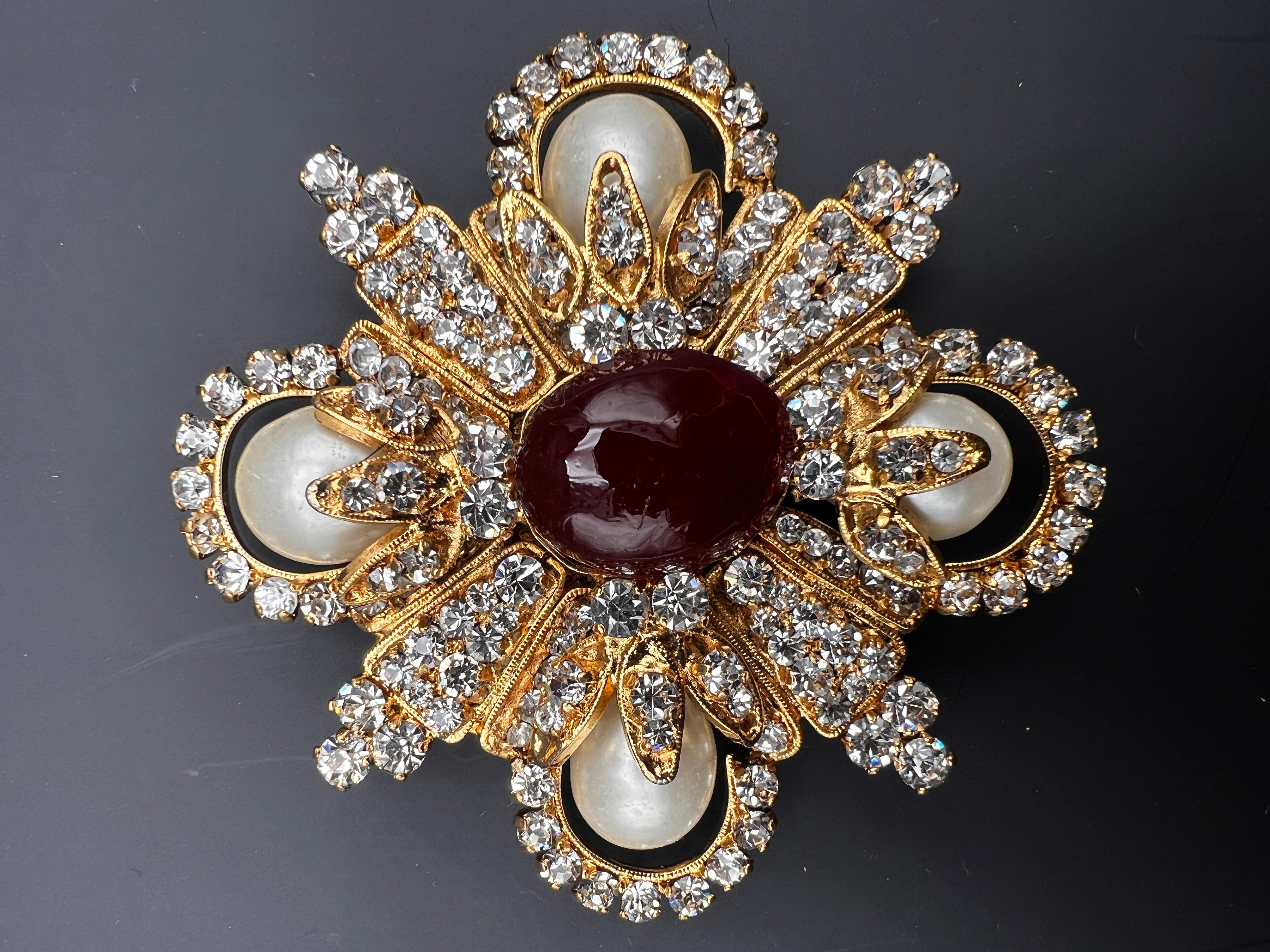 Spilla Chanel Vintage Gripoix 1980 Parigi in vendita 2