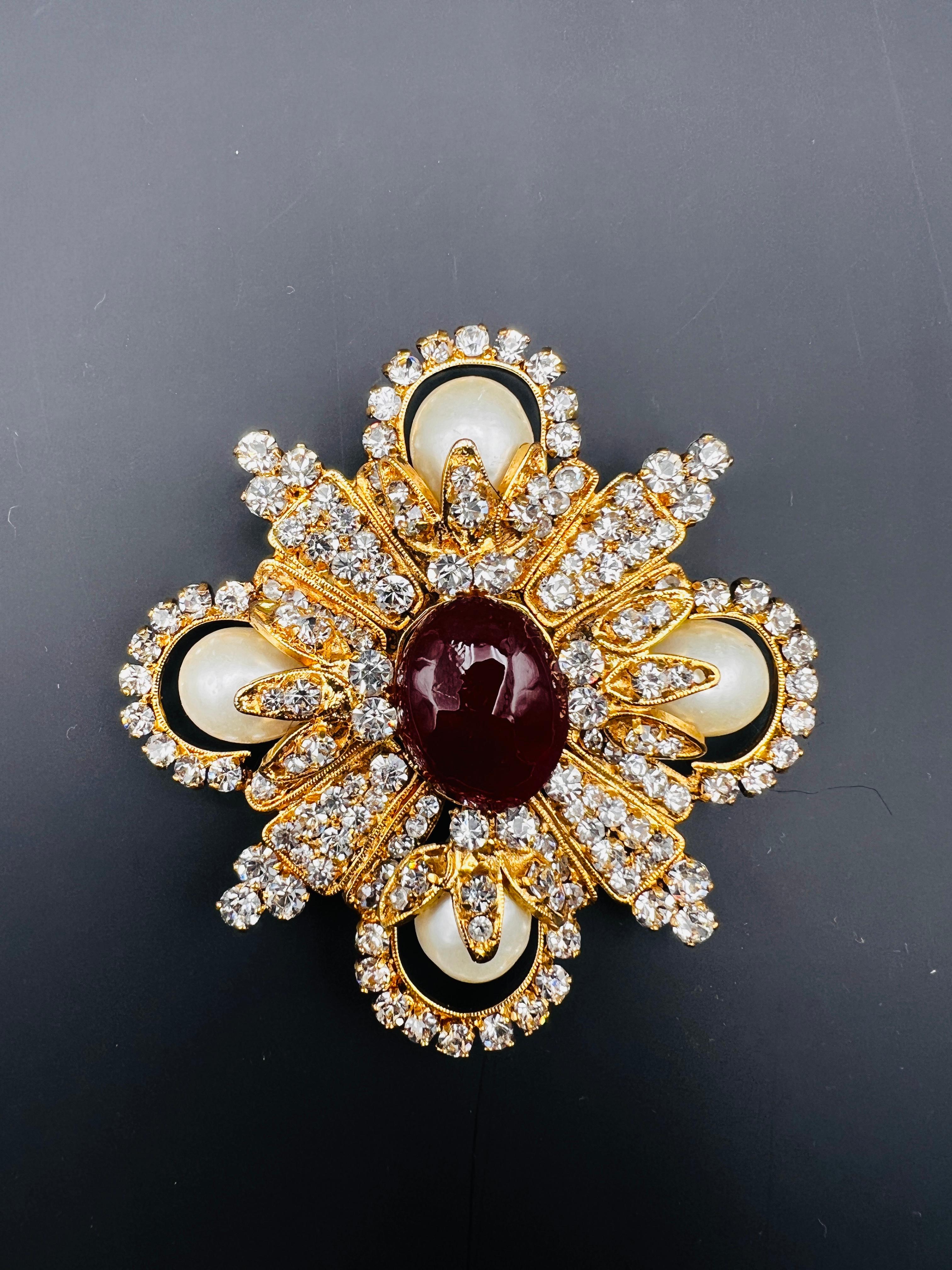Spilla Chanel Vintage Gripoix 1980 Parigi in vendita 3