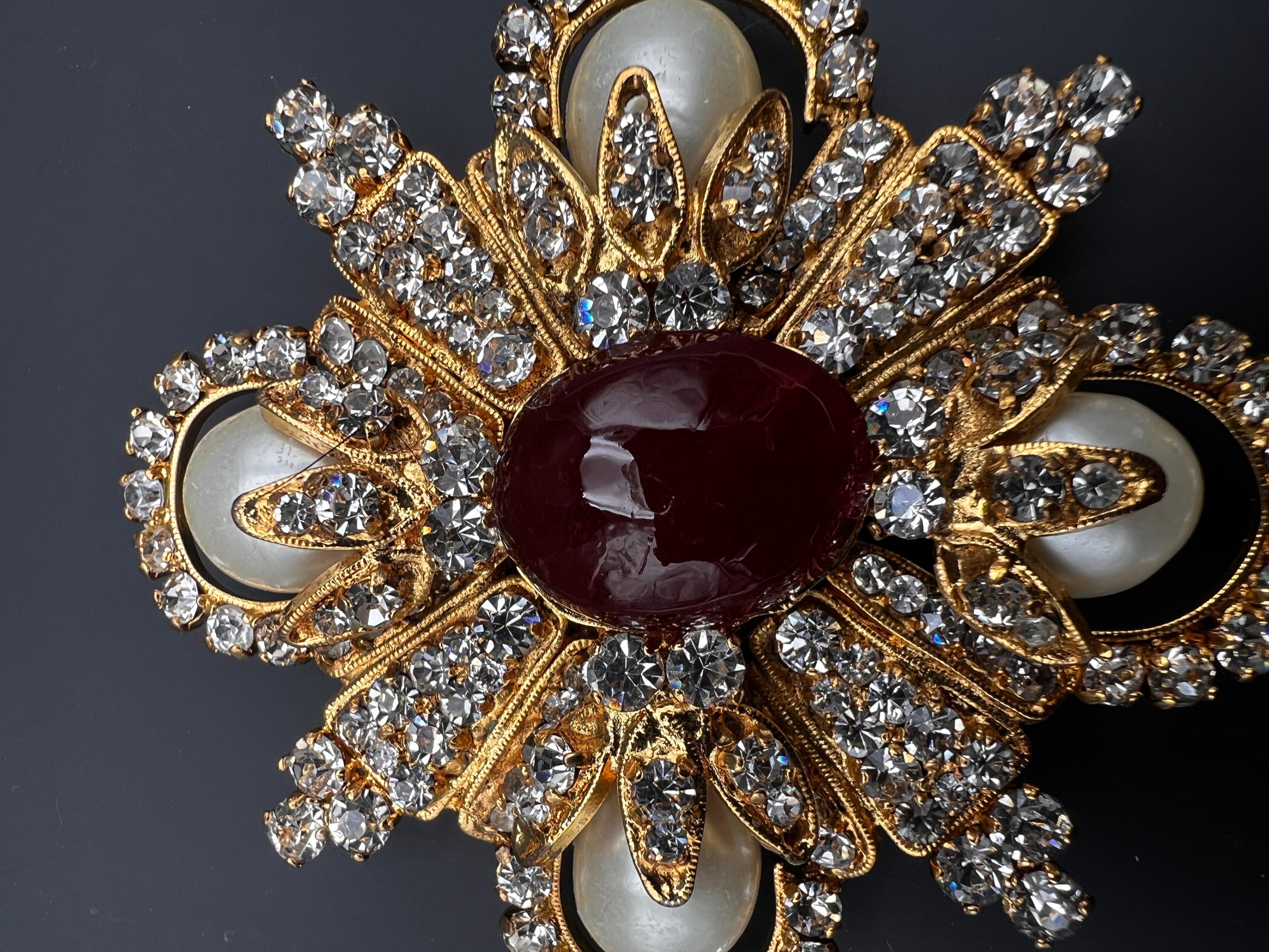 Spilla Chanel Vintage Gripoix 1980 Parigi in vendita 4