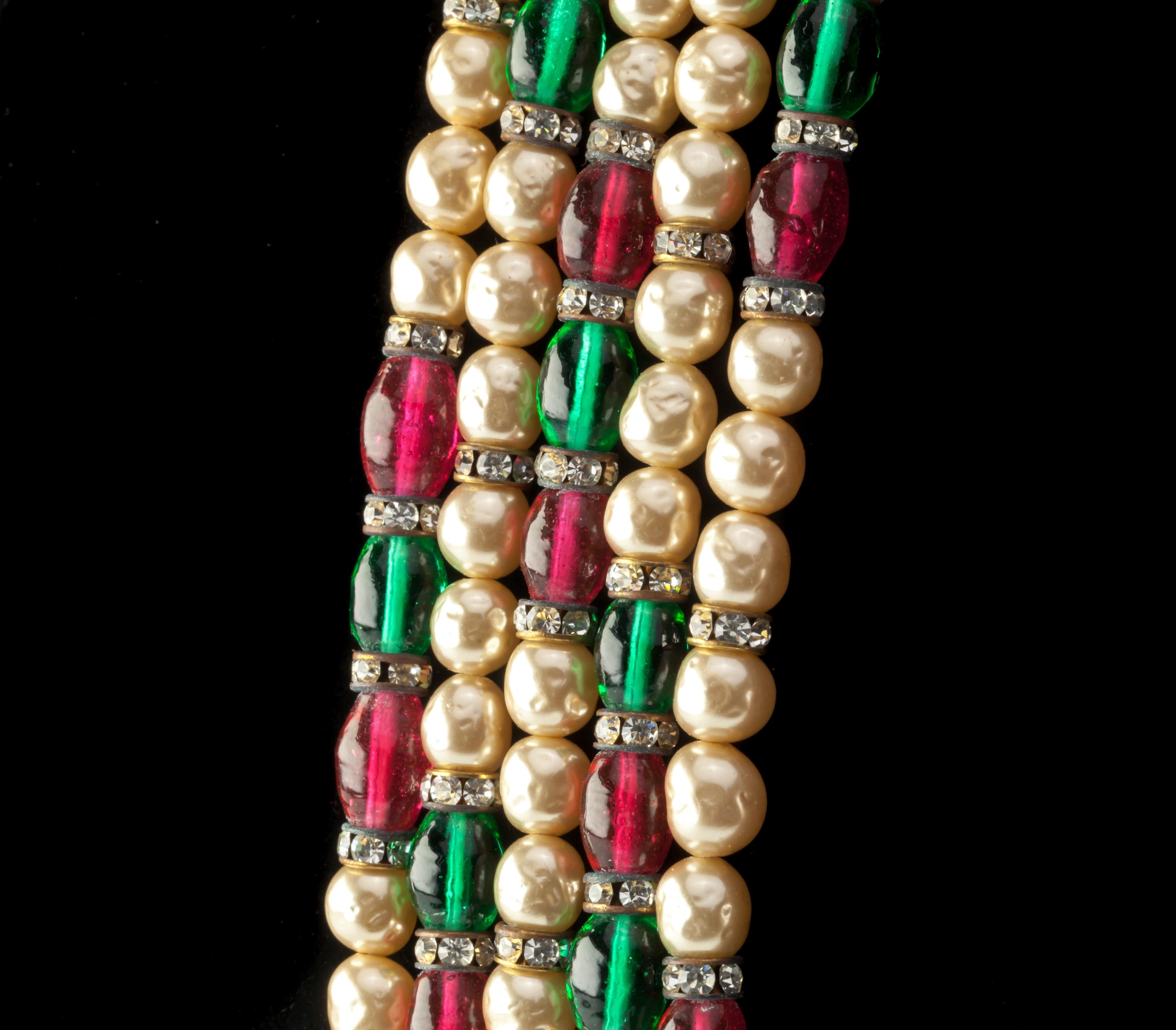 Chanel Vintage Gripoix Perlen Kostüm Perle 5-strang Halskette 1970er Jahre (Byzantinisch) im Angebot