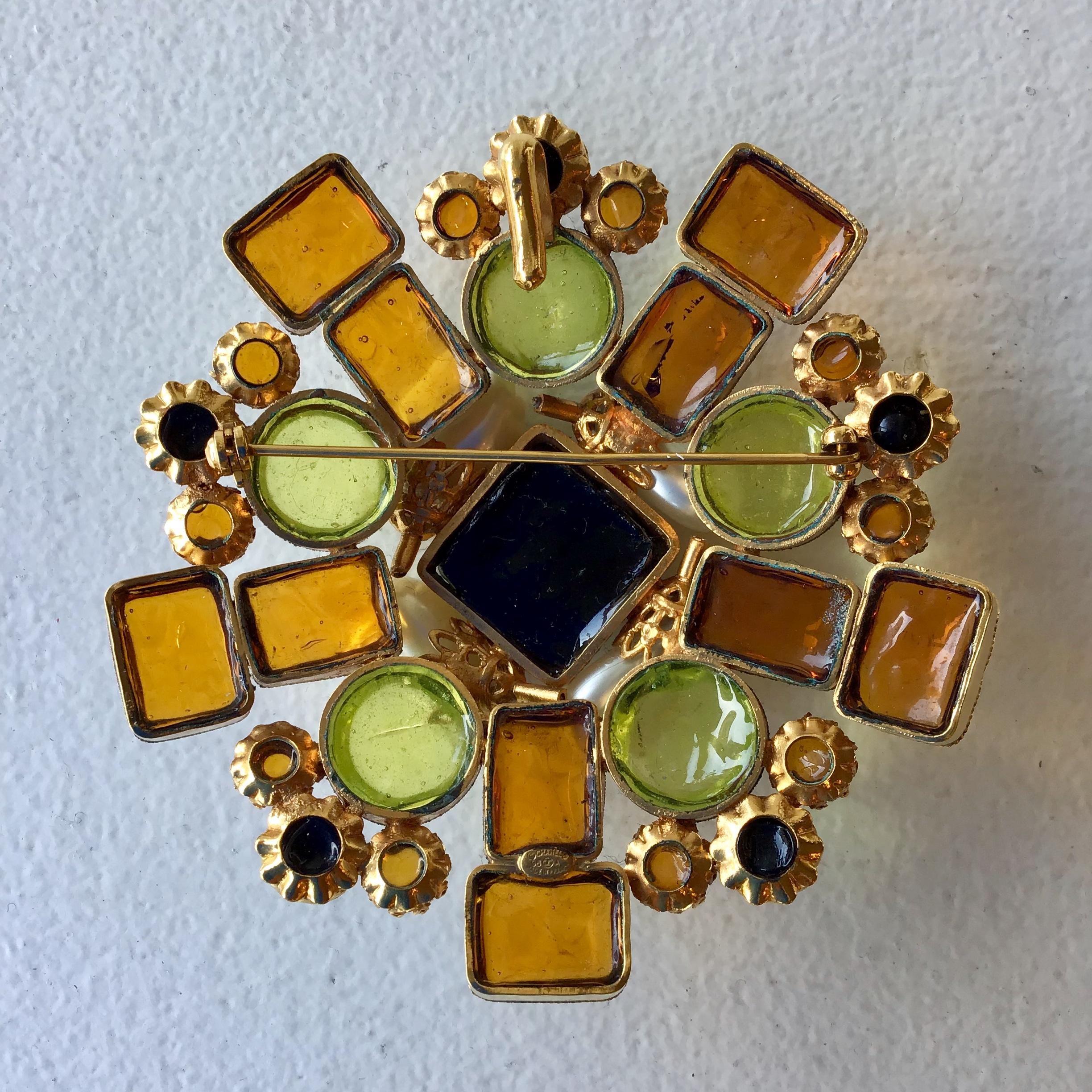 Chanel Vintage Gripoix Brooch In Good Condition For Sale In San Francisco, CA