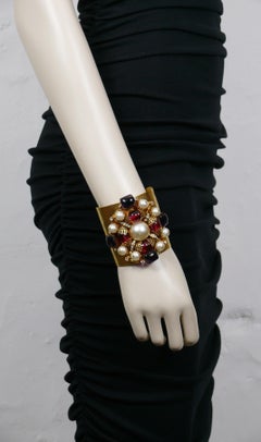 CHANEL Bracelet manchette Gripoix Vintage