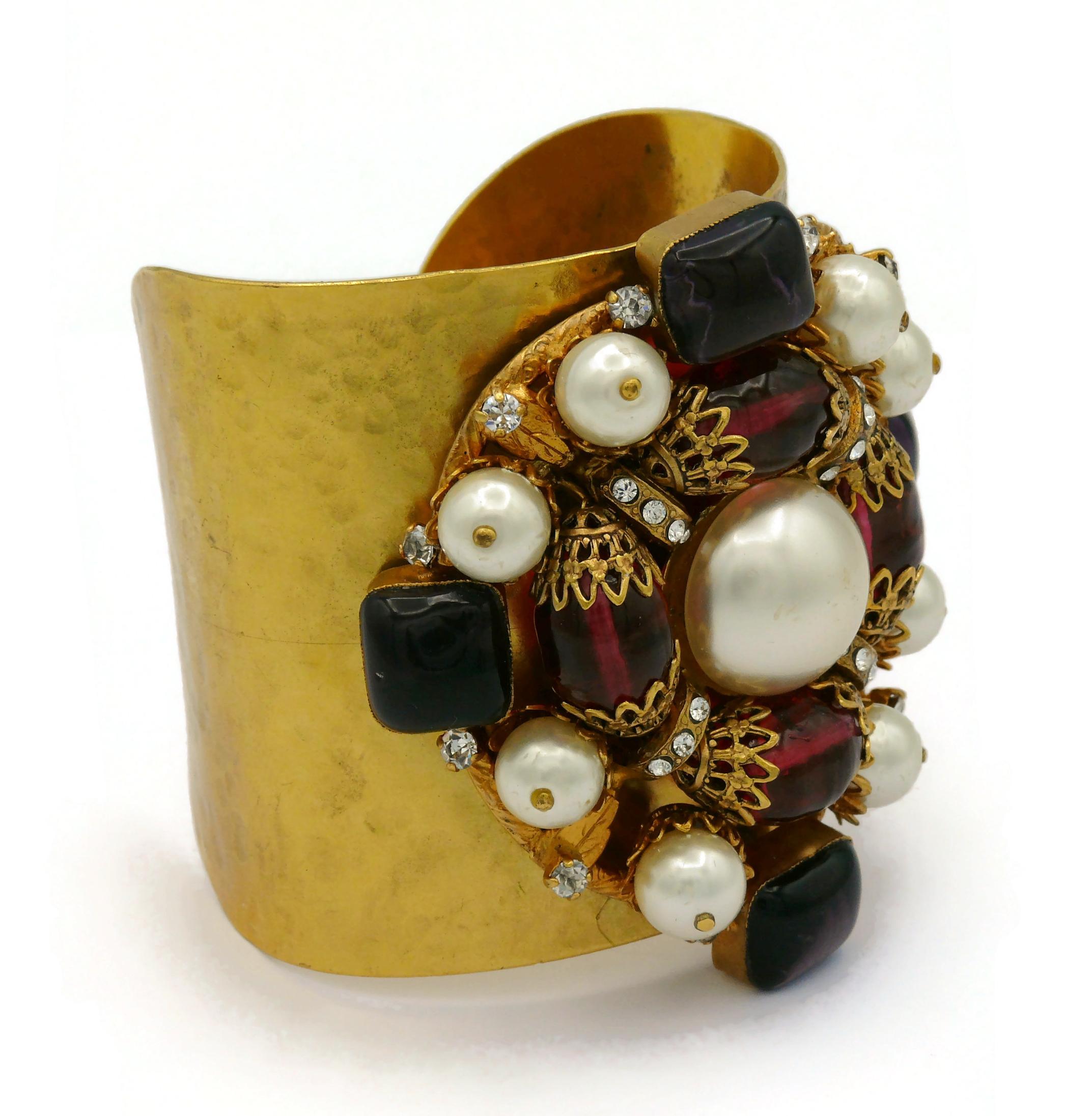 Women's CHANEL Vintage Gripoix Cuff Bracelet For Sale