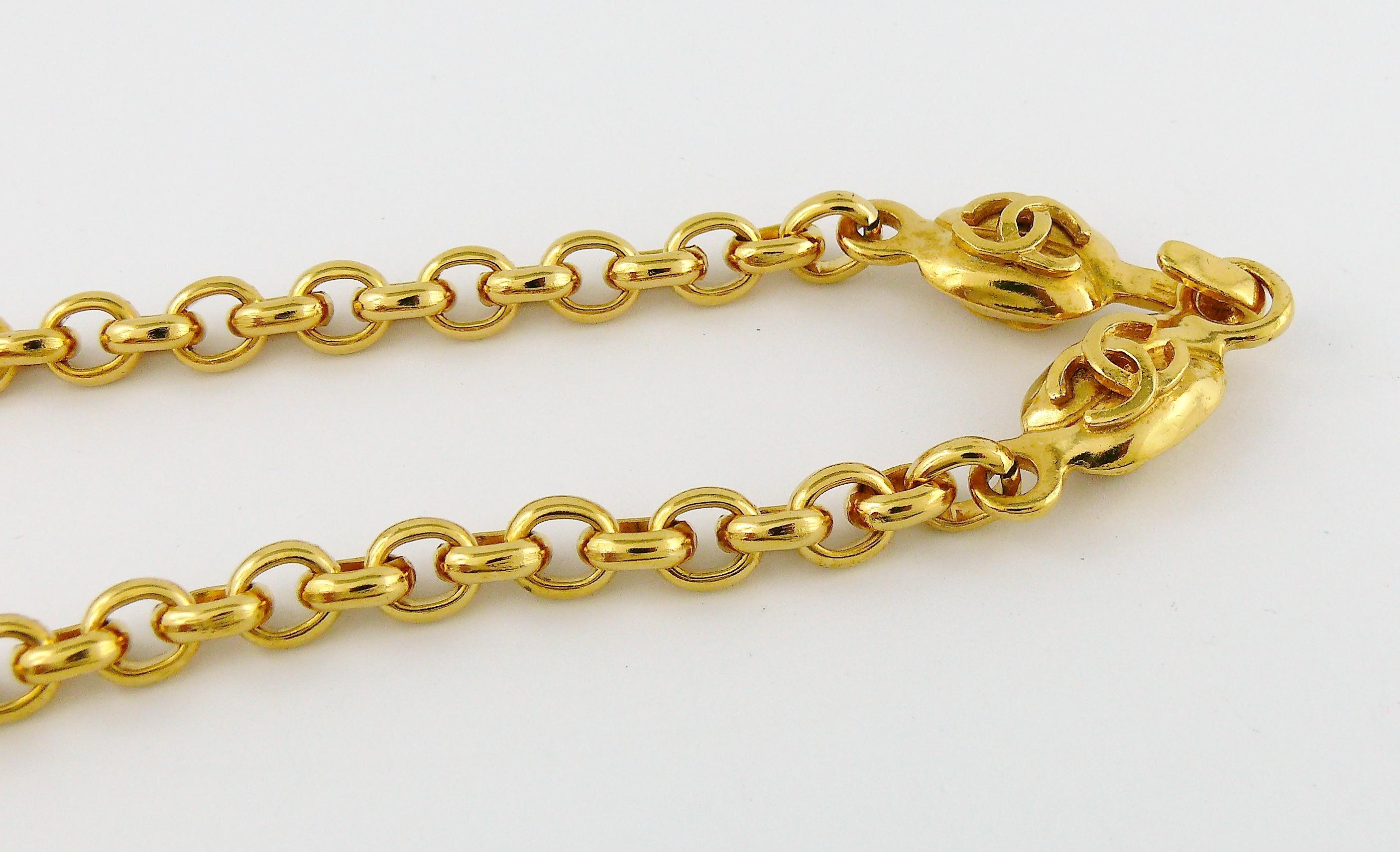 Chanel Vintage Gripoix Gold Toned Cross Pendant Necklace 4
