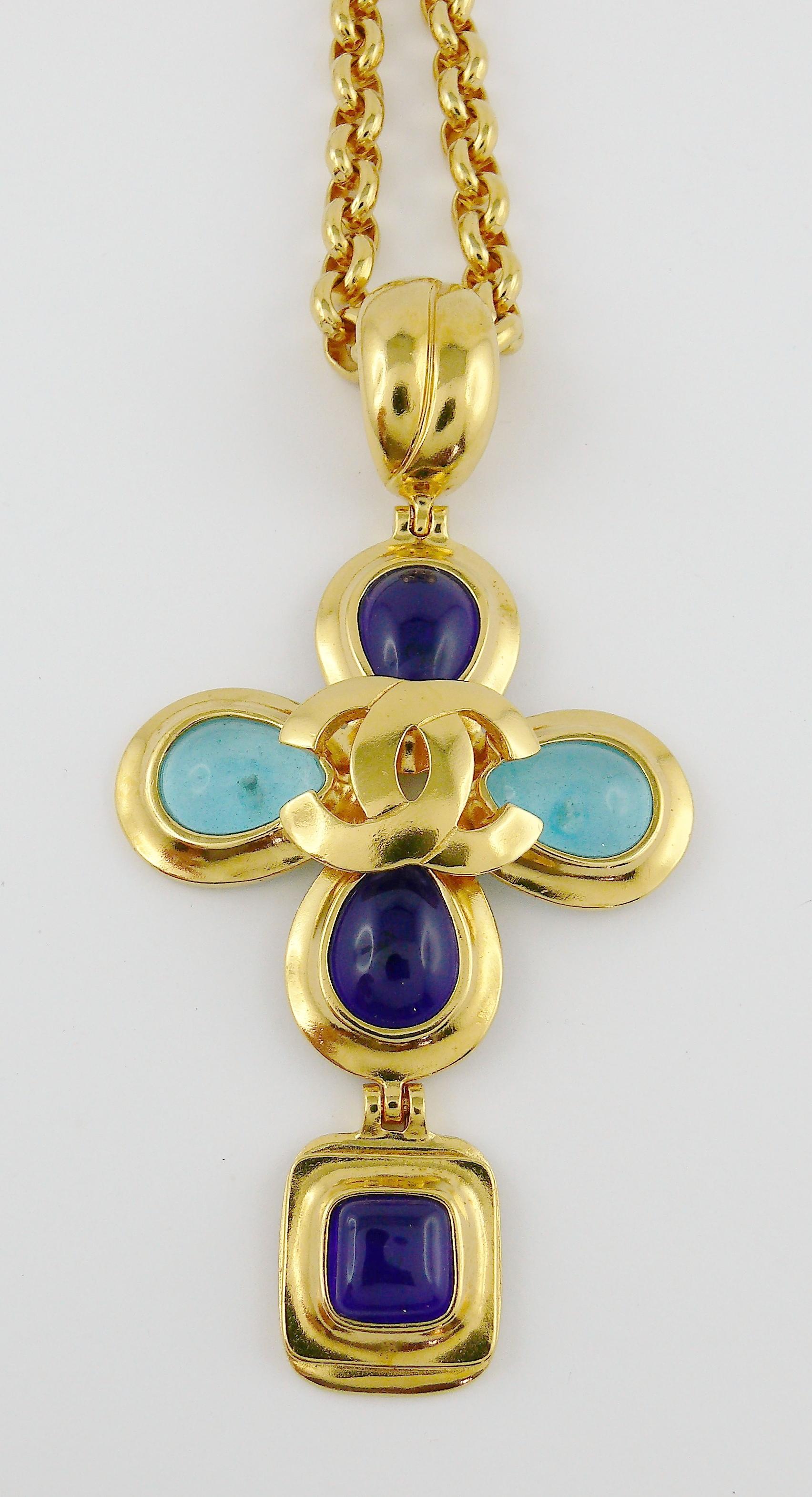 Women's Chanel Vintage Gripoix Gold Toned Cross Pendant Necklace