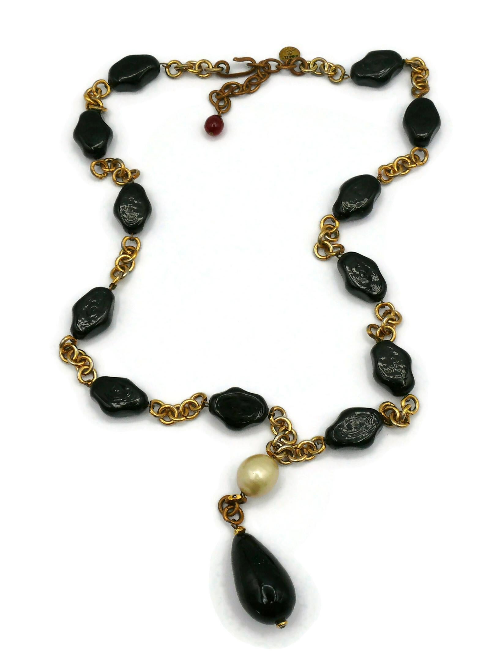 CHANEL Vintage GRIPOIX Necklace, 1982 In Good Condition For Sale In Nice, FR