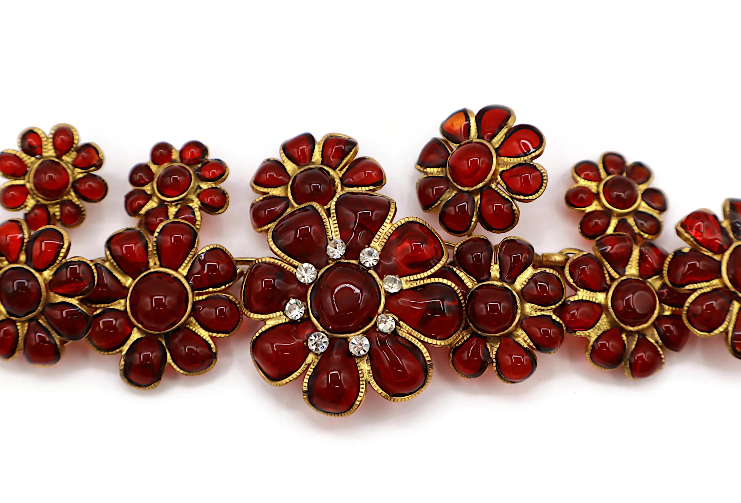 Women's CHANEL Vintage GRIPOIX Poured Glass Floral Necklace For Sale