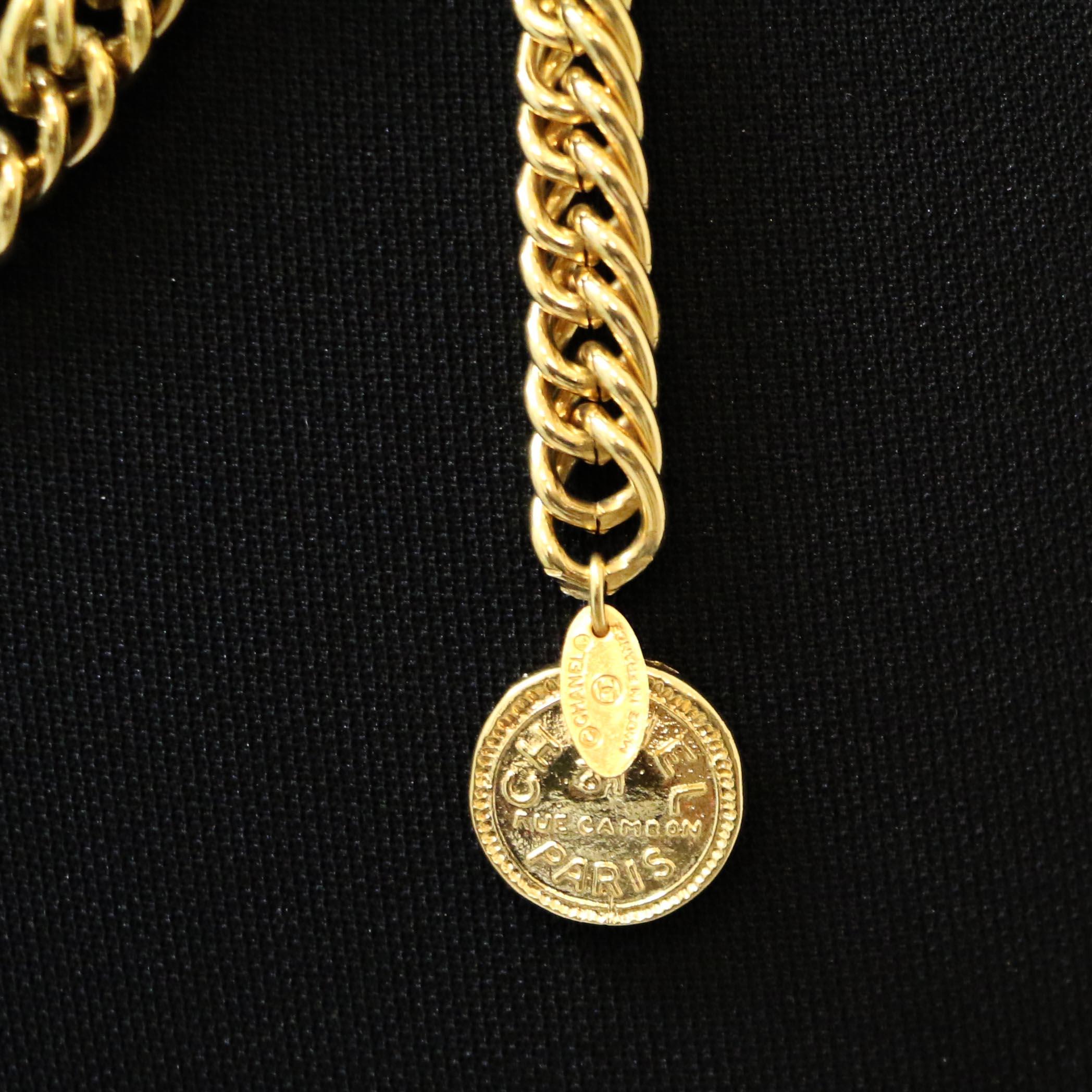 CHANEL Vintage Guilded Chain Belt In Excellent Condition For Sale In Paris, FR