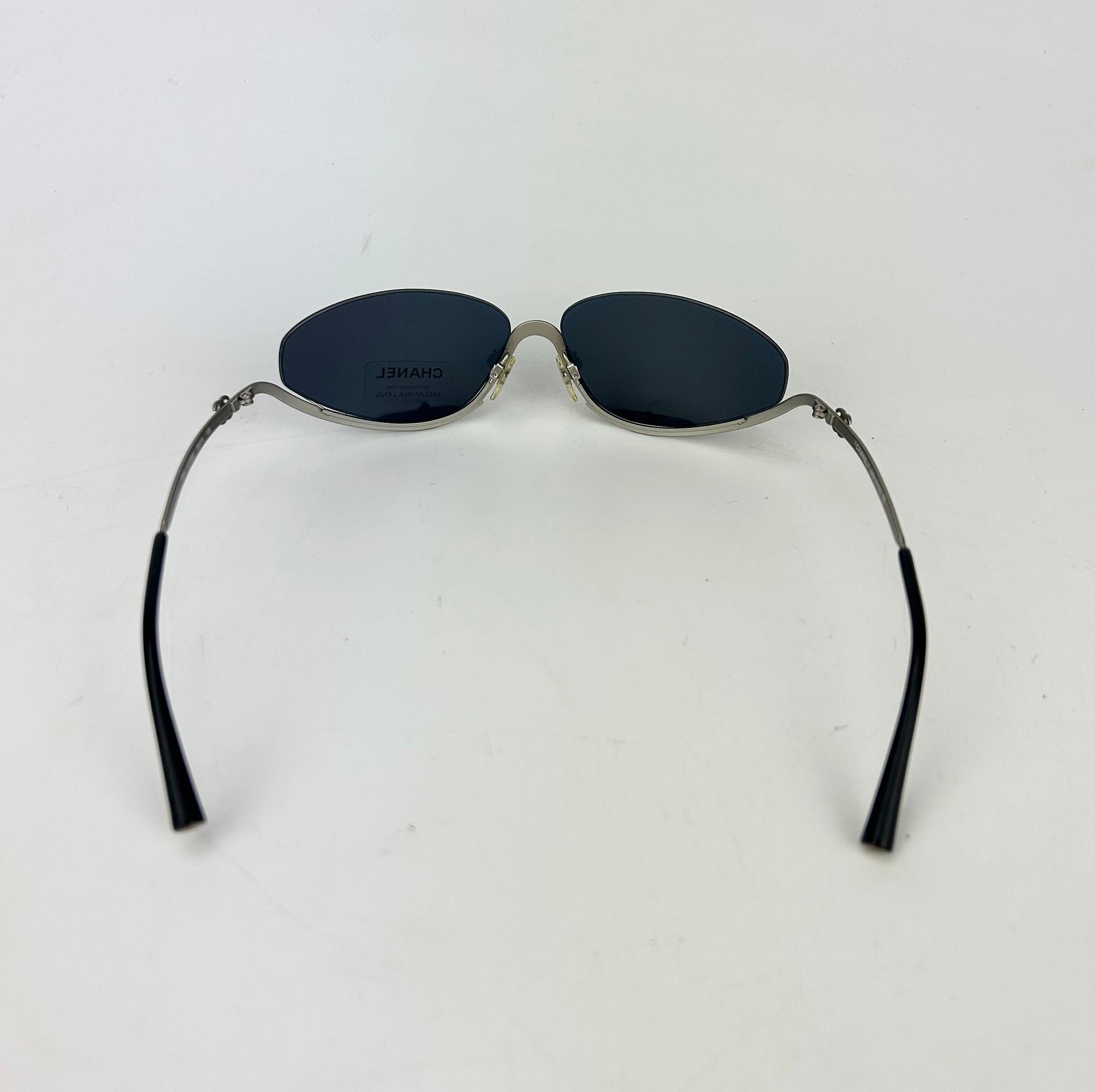 Chanel Vintage Half Frame Floating Gray Lens Silver Sunglasses c2000s en vente 2