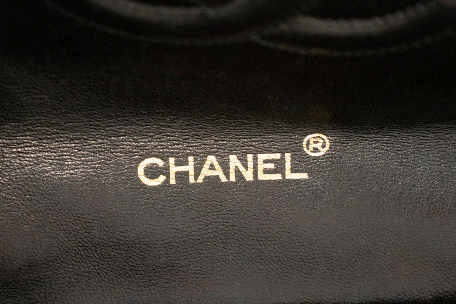 CHANEL Vintage Half Moon Chain Shoulder Bag Single Flap Quilted For Sale 10