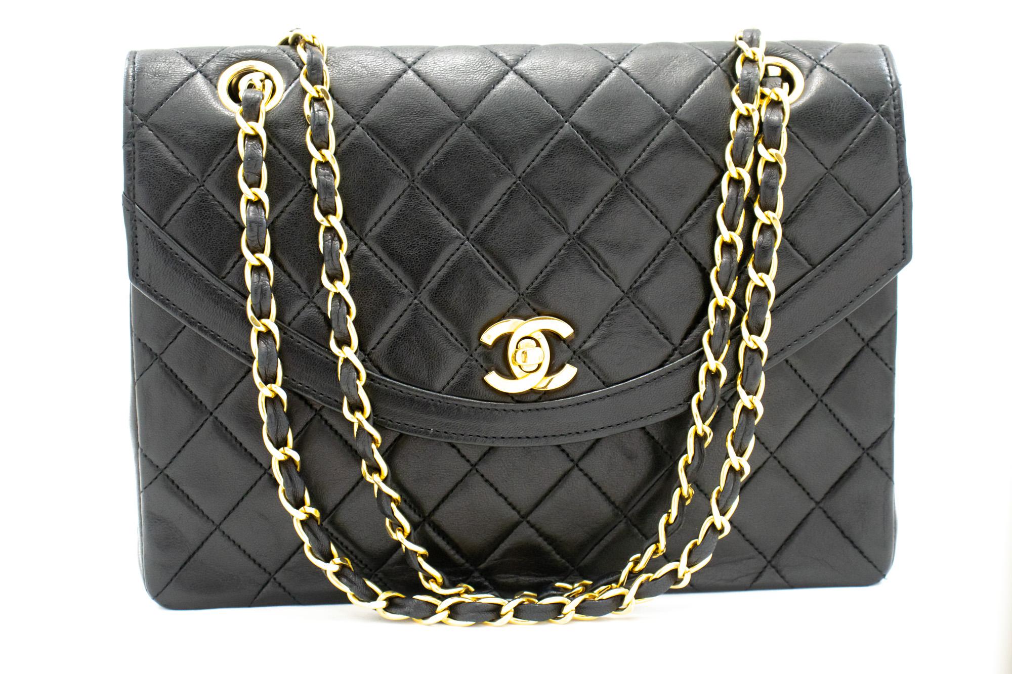 An authentic CHANEL Vintage Half Moon Chain Shoulder Bag Single Flap Quilted. The color is Black. The outside material is Leather. The pattern is Solid. This item is Vintage / Classic. The year of manufacture would be 1986-1988.
Conditions &