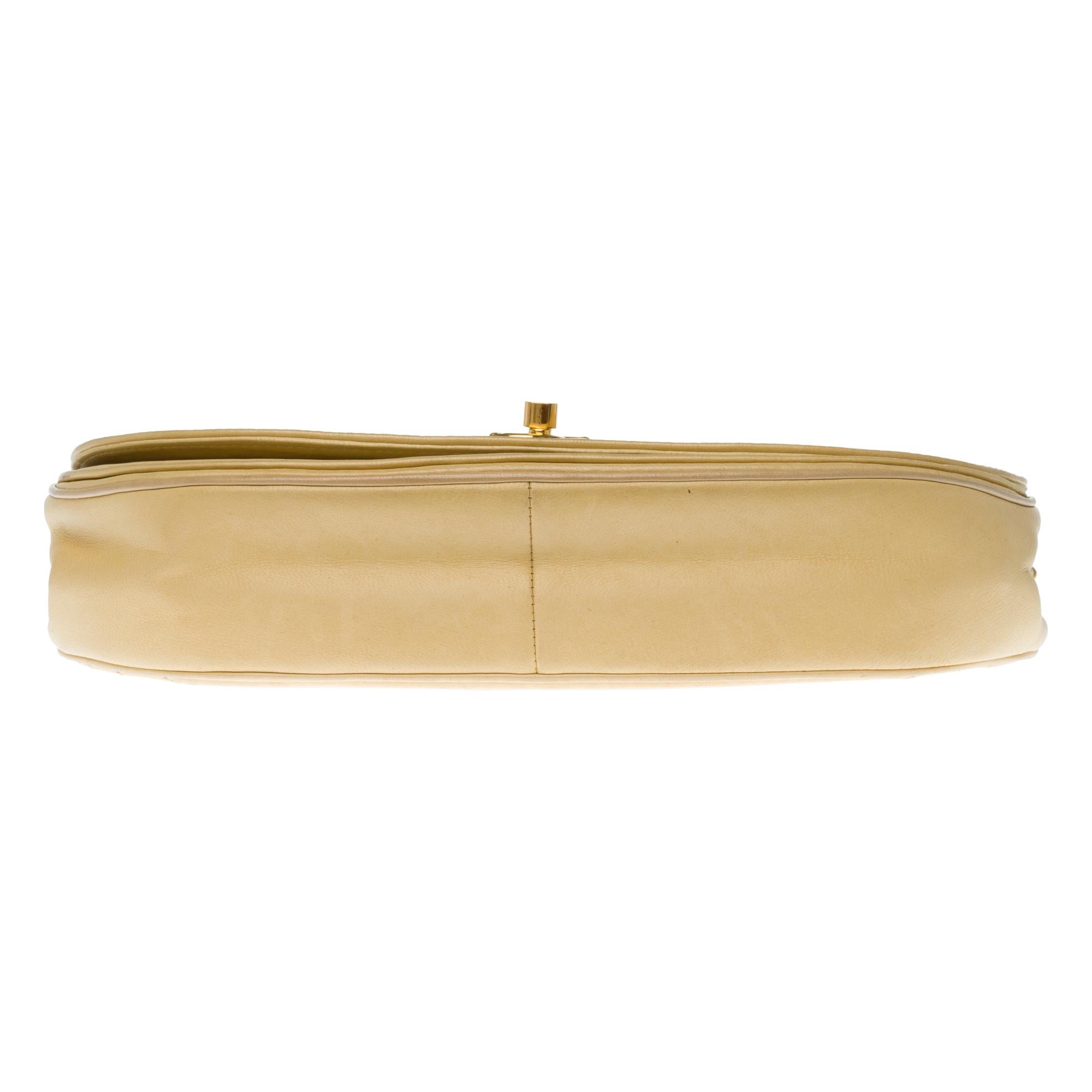 Chanel vintage half moon shoulder bag in beige quilted leather, Gold hardware  1
