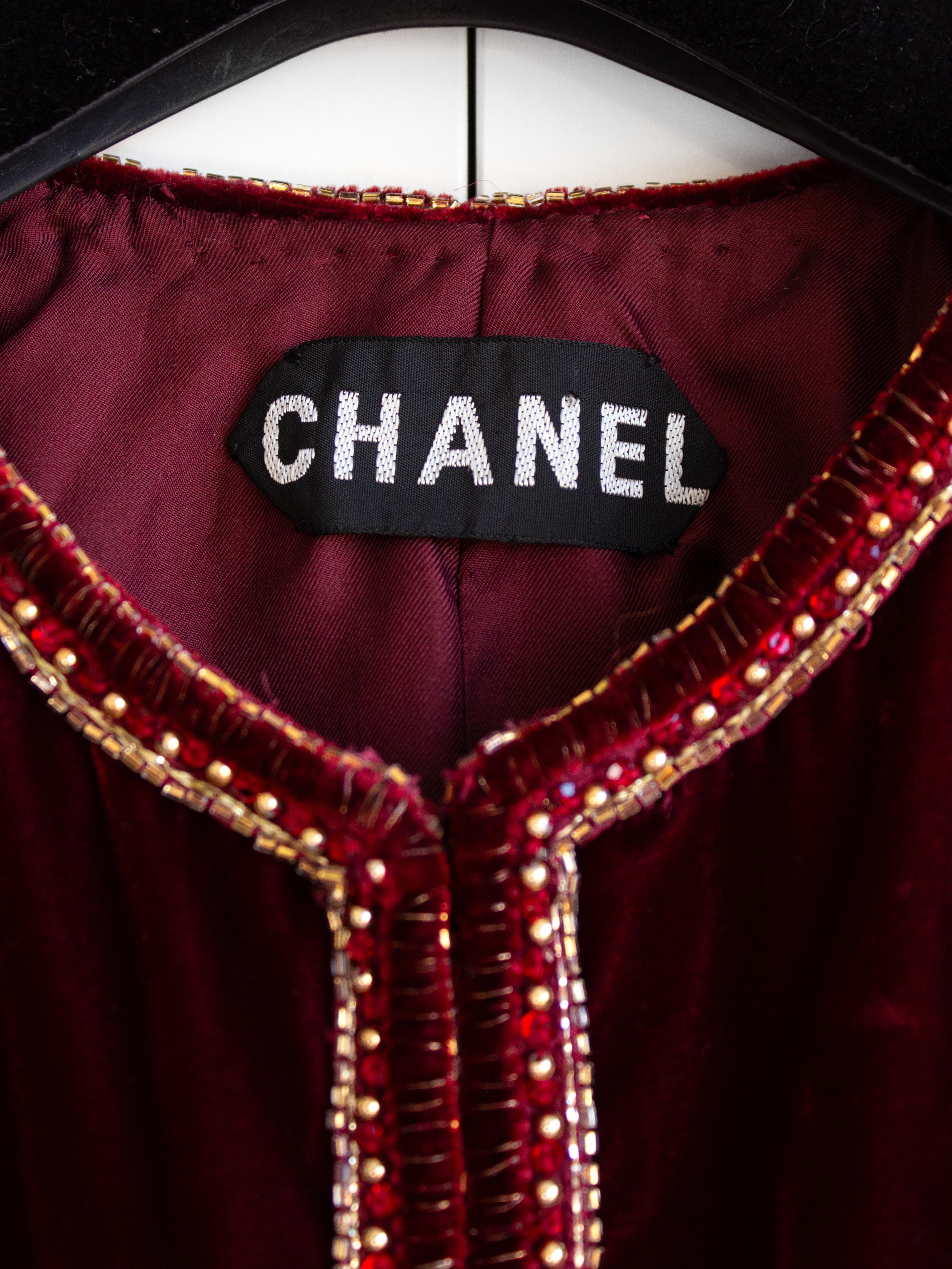 Chanel Vintage Haute Couture 1970s Burgundy Red Velvet Embellished Jacket For Sale 2