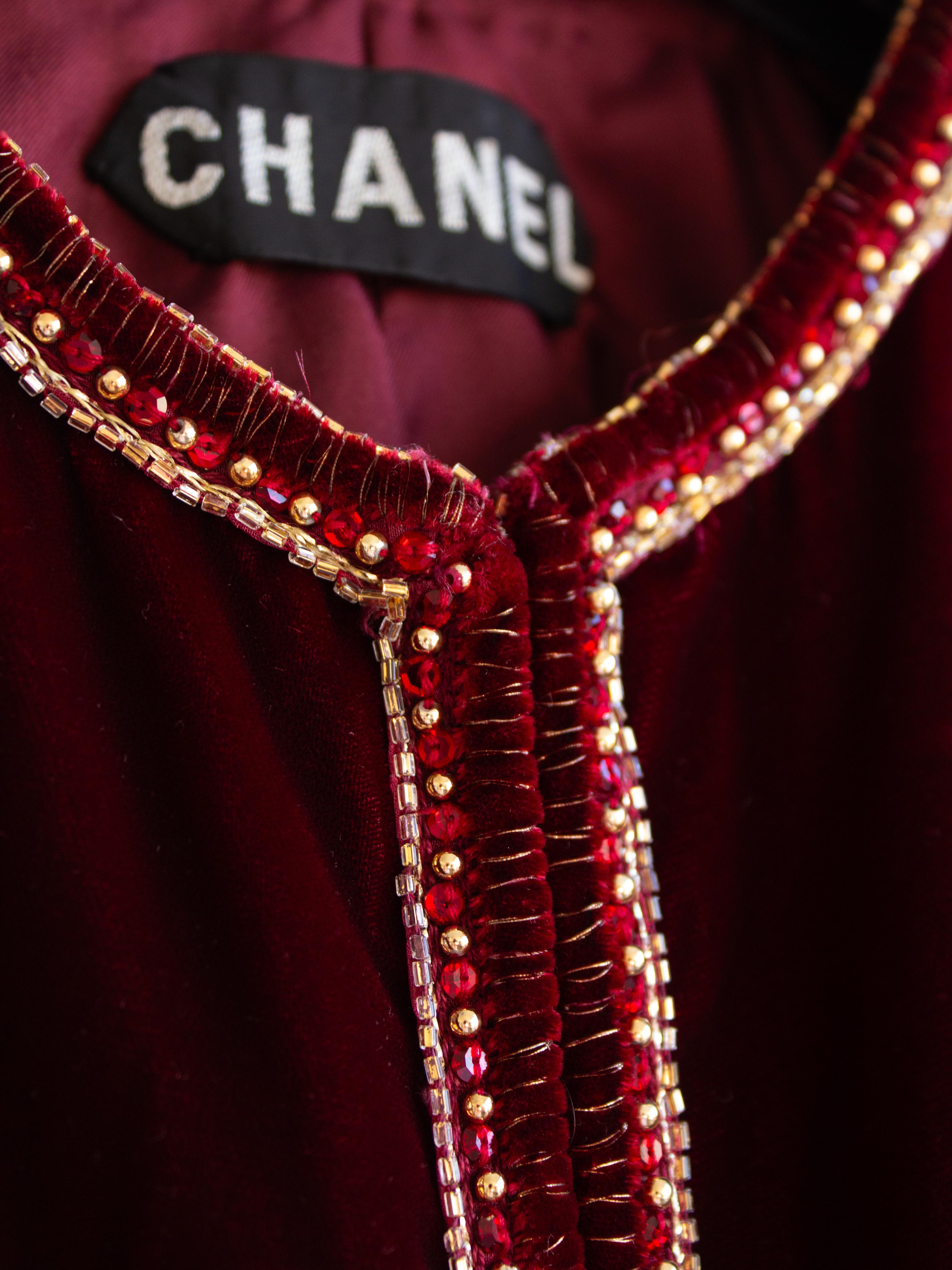 Chanel Vintage Haute Couture 1970s Burgundy Red Velvet Embellished Jacket For Sale 4