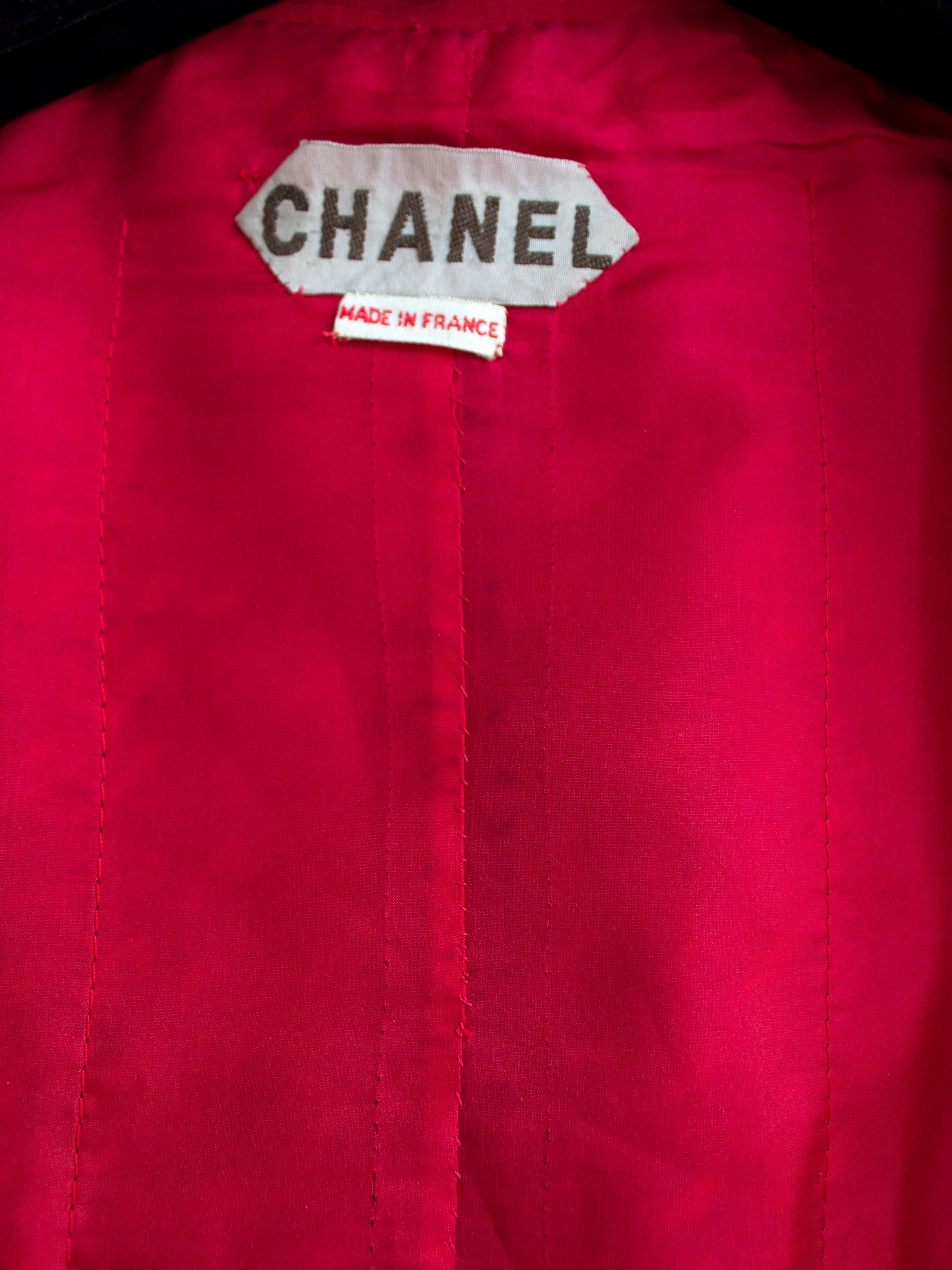 Chanel Vintage Haute Couture 1970s Red Blue Gold Lion Jacket Skirt Suit 6