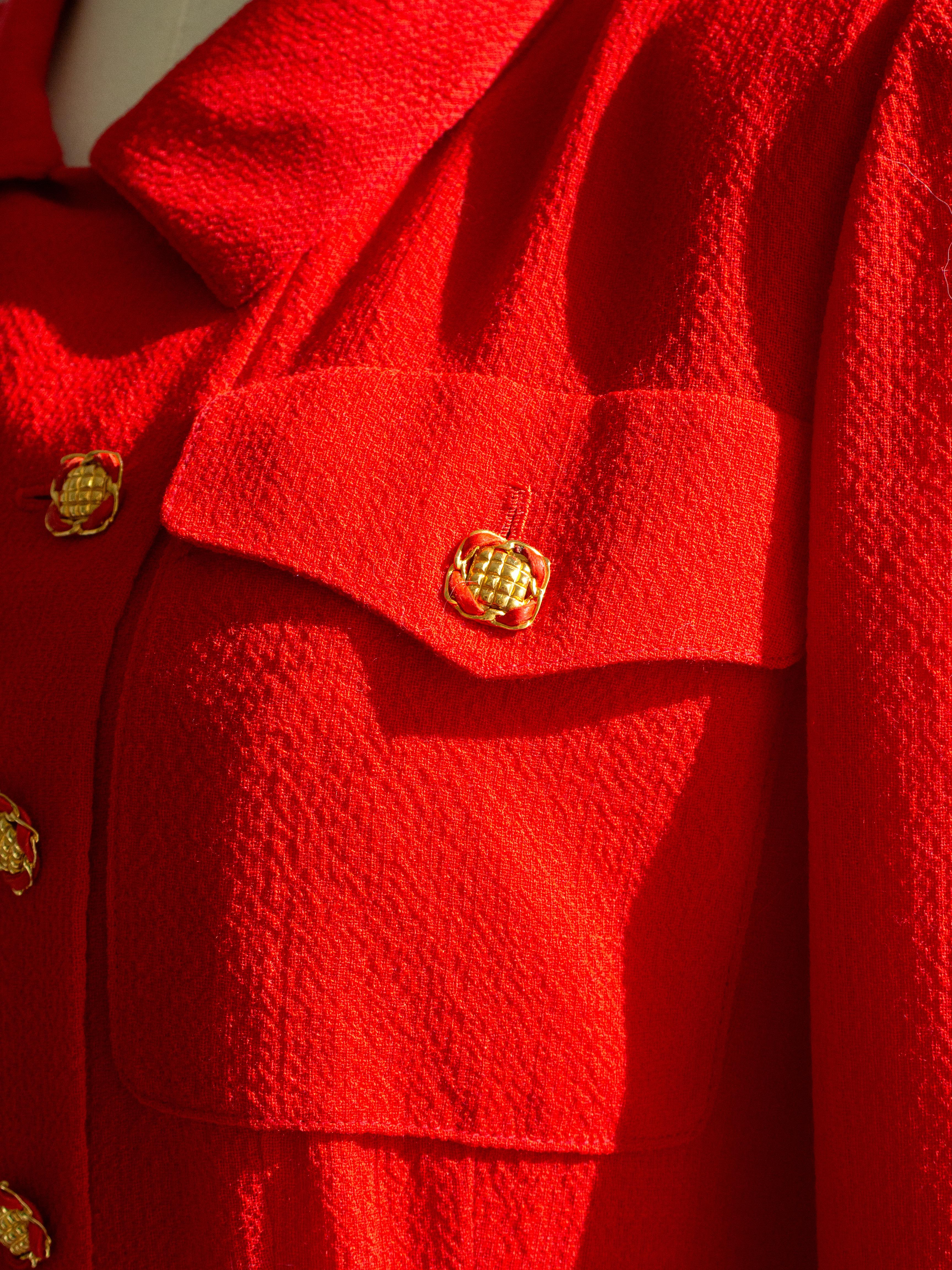 Chanel Vintage Alta Costura Otoño/Invierno 1988 Vestido Rojo Cadena Dorada en venta 5
