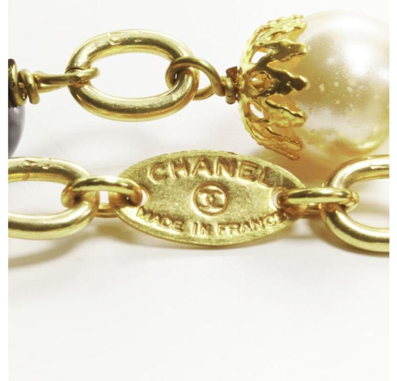 CHANEL Vintage Haute Couture Goosens Testa di leone nero con perle sintetiche in vendita 6