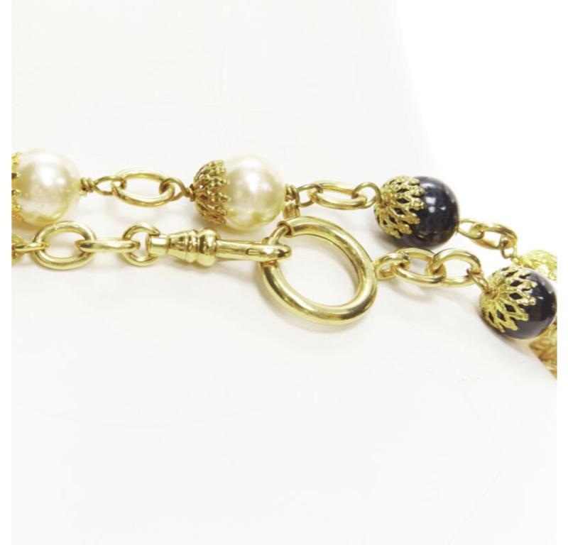 CHANEL Vintage Haute Couture Goosens Testa di leone nero con perle sintetiche in vendita 7