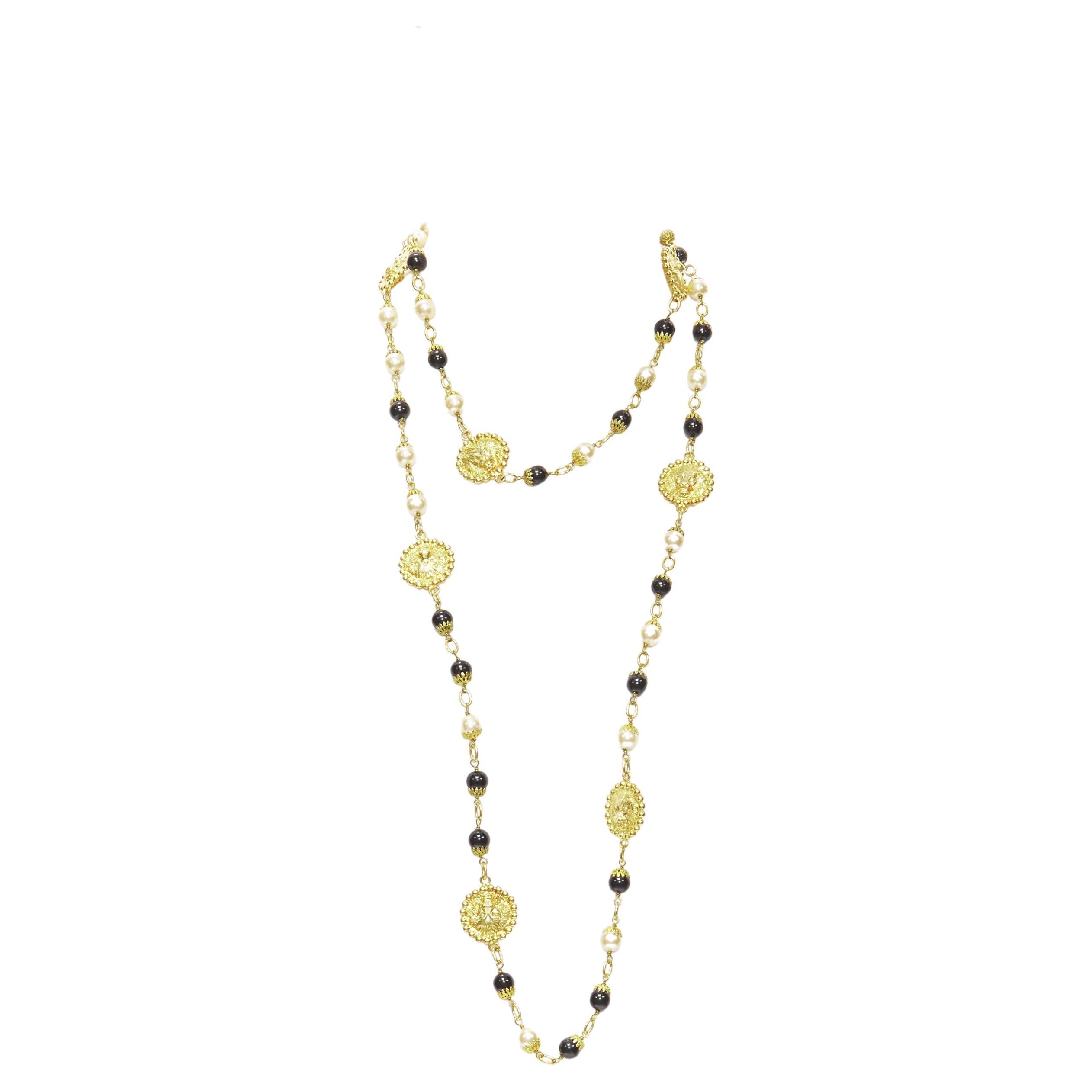 Chanel, 93P Pearl necklace - Unique Designer Pieces