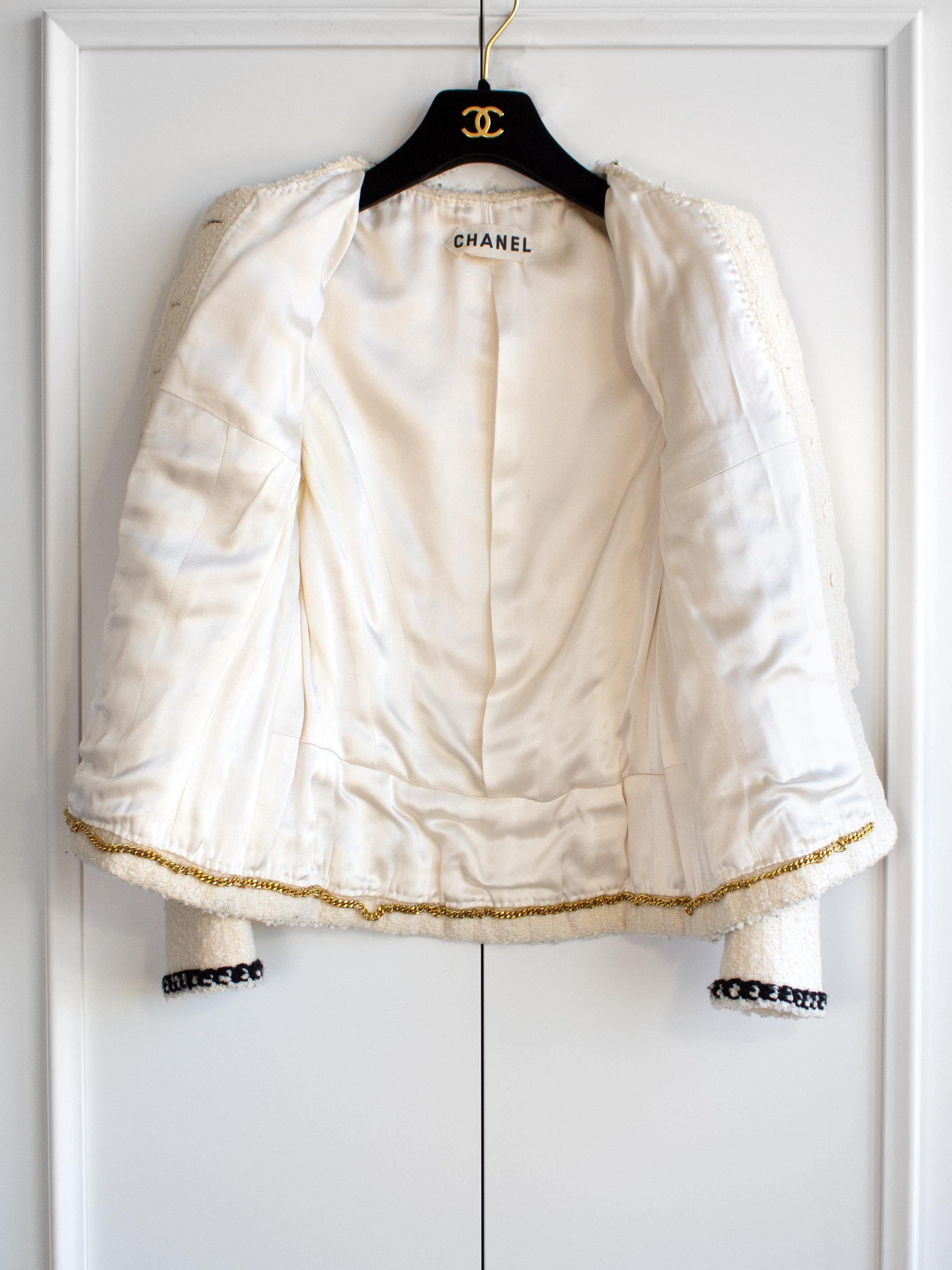 Chanel Vintage Haute Couture Spring/Summer 1995 Ecru White Black Tweed Jacket 10