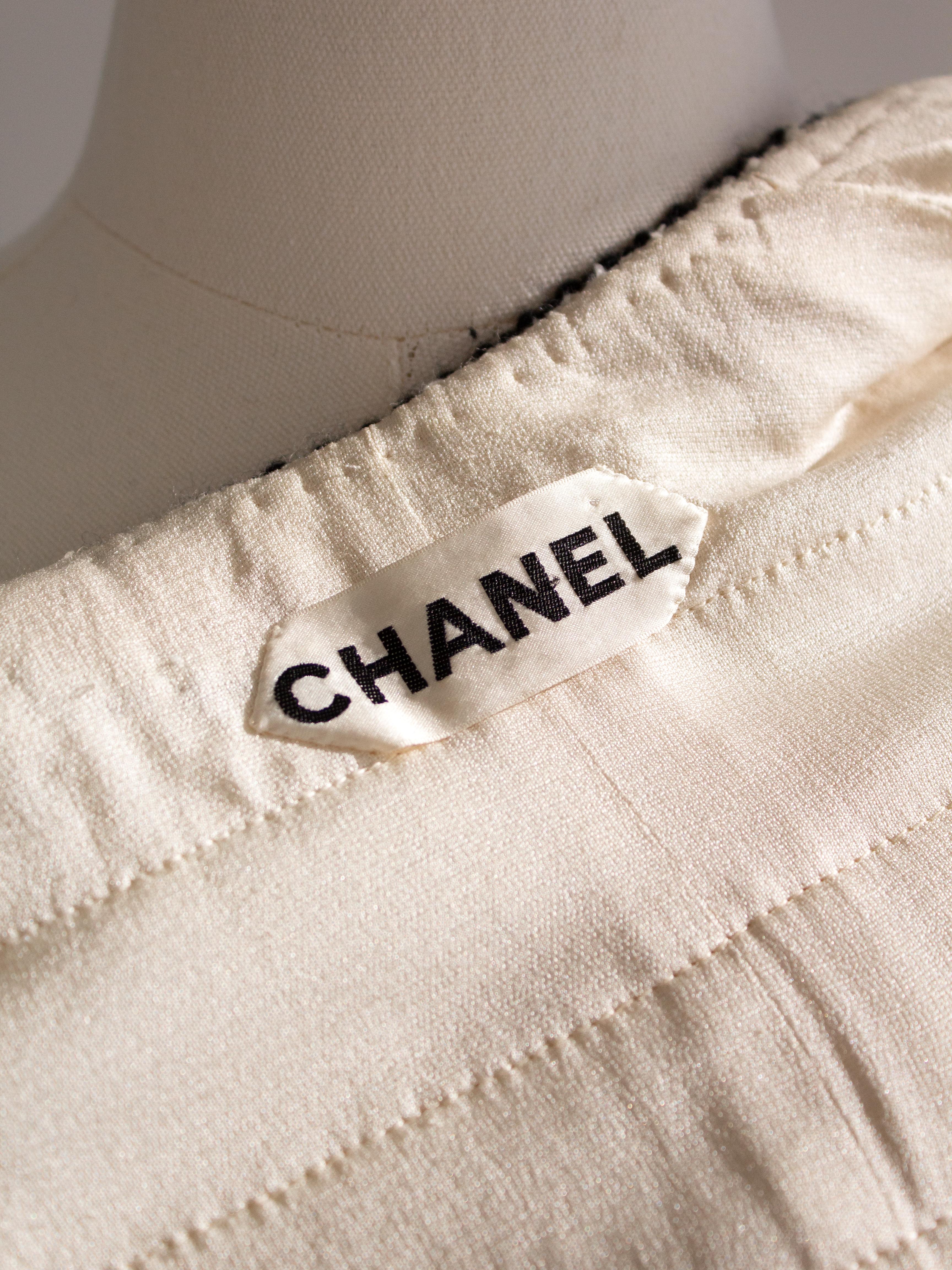 Chanel Vintage Haute Couture SS1997 Bianco Ecrù Nero Lampone Giacca Tweed Abito in vendita 8