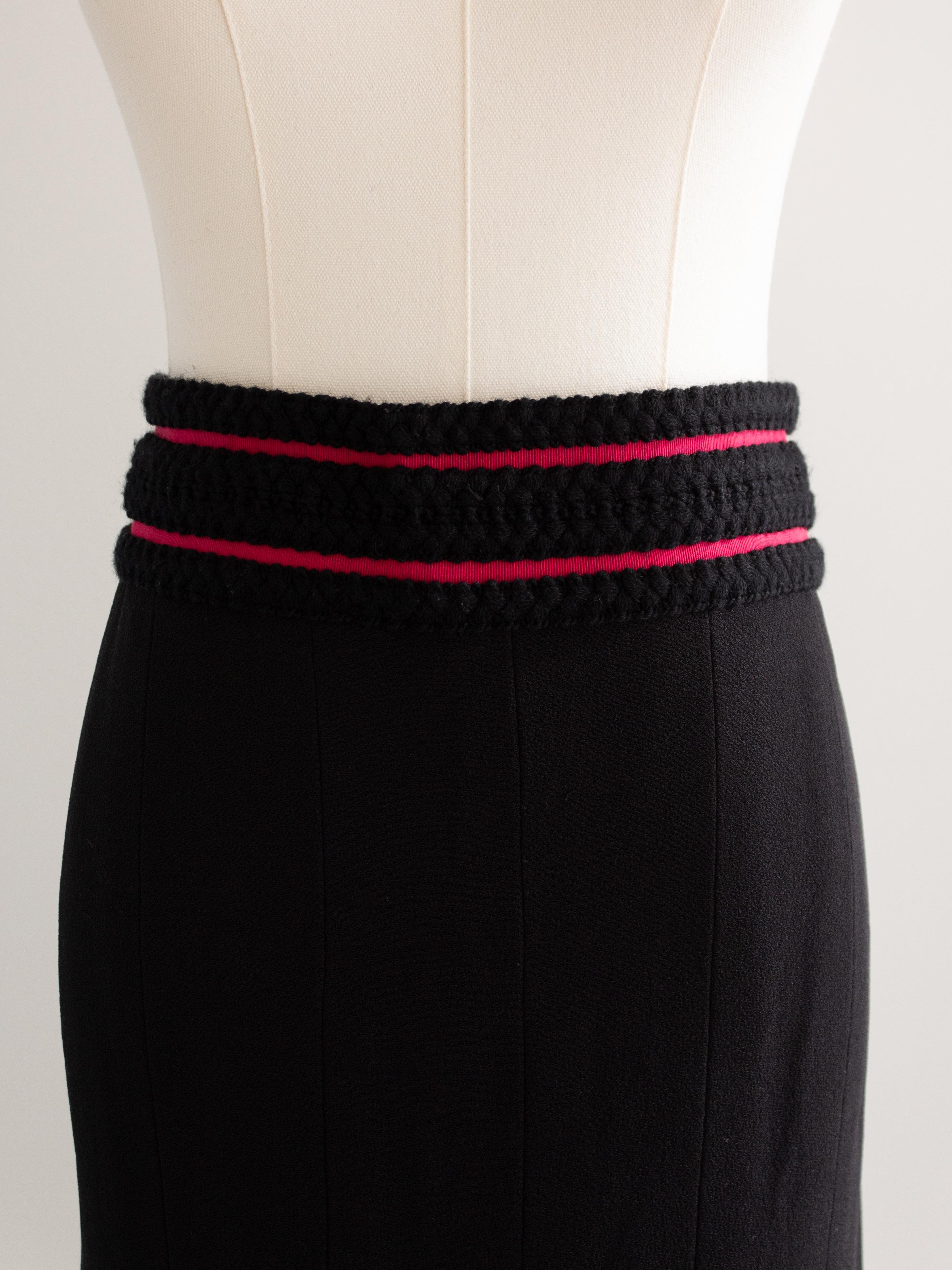 Chanel Vintage Haute Couture SS1997 Bianco Ecrù Nero Lampone Giacca Tweed Abito in vendita 10