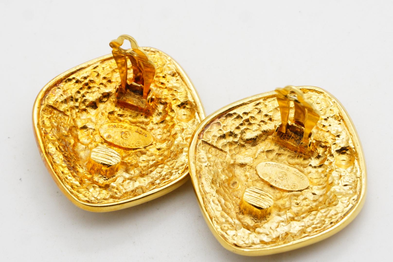 Chanel Vintage Huge Logo CC Coco Gold Diamond Vine Flower Relief Clip Earrings For Sale 6