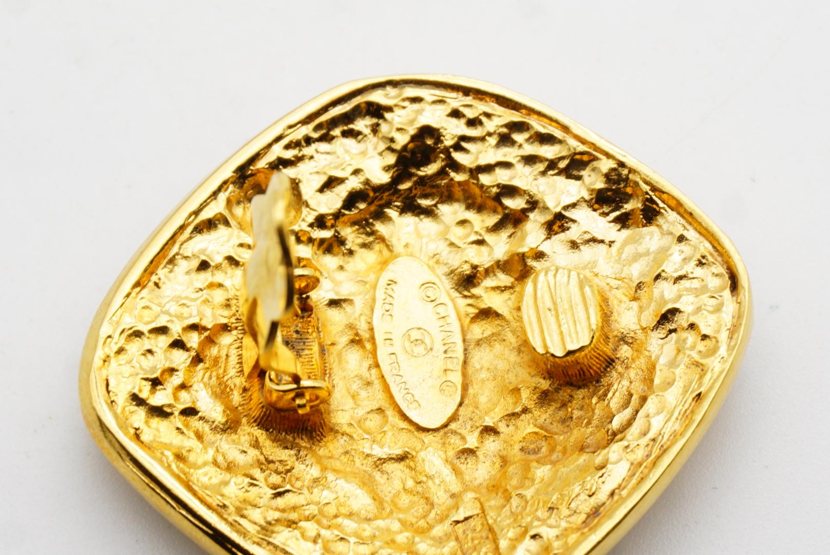 Chanel Vintage Huge Logo CC Coco Gold Diamond Vine Flower Relief Clip Earrings For Sale 9