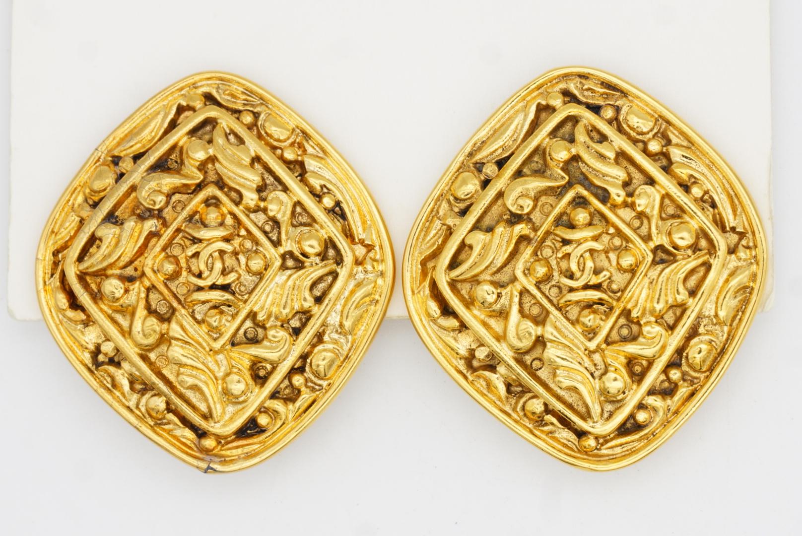 Chanel Vintage Huge Logo CC Coco Gold Diamond Vine Flower Relief Clip Earrings For Sale 1