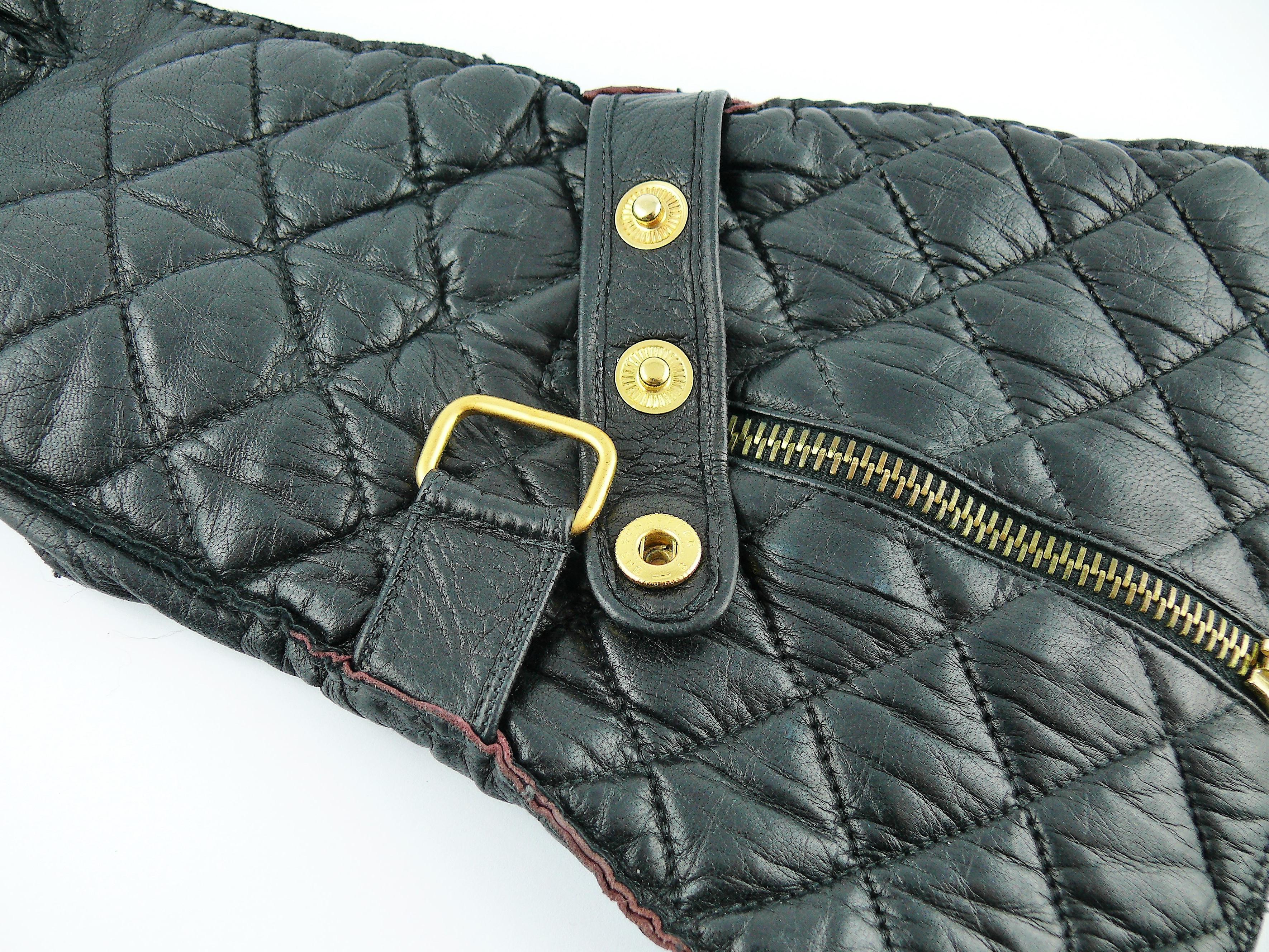 Chanel Vintage Iconic Black Quilted Kidskin Leather Rue Cambon Gloves Size 7 1/2 For Sale 2