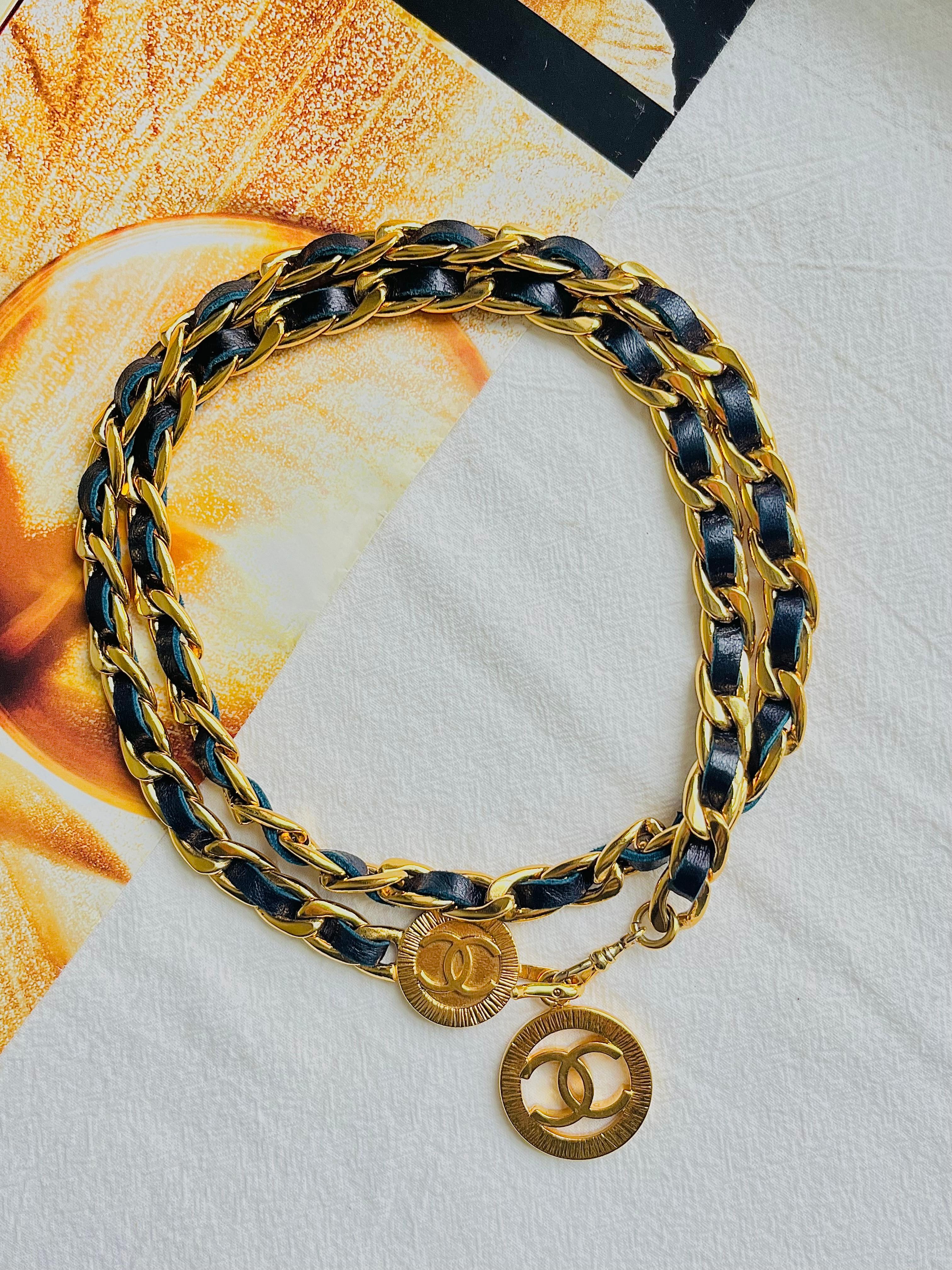 Beige Chanel Vintage Iconic CC Logo Navy Leather intertwined Chain Link Necklace Belt For Sale