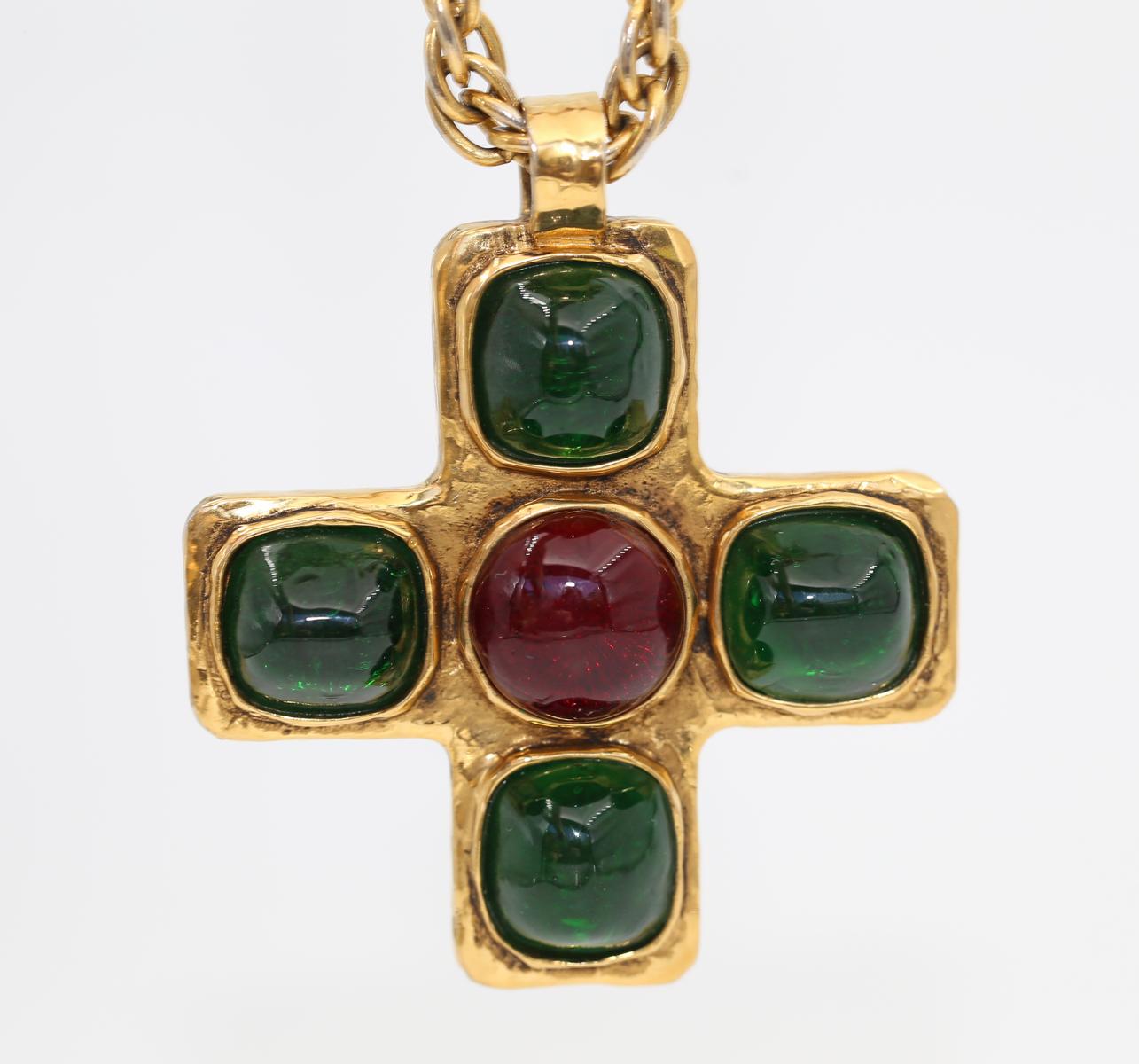 Chanel Vintage Iconic Gripoix Cross Pendant Stamped, 1970 In Good Condition For Sale In Herzelia, Tel Aviv