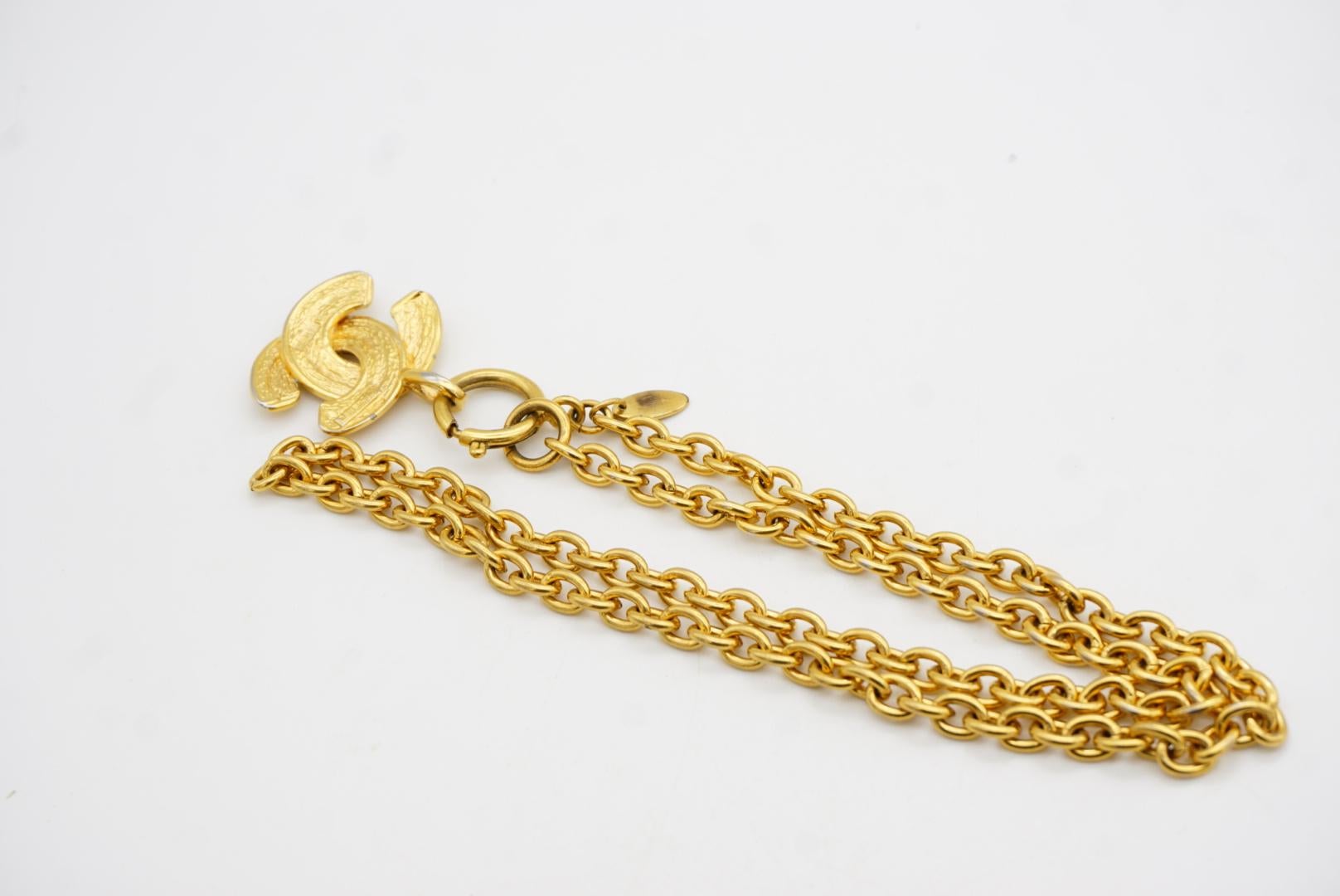 Chanel Vintage Iconic Logo CC Coco Anhänger Matelassé Gesteppt Gold Lange Halskette im Angebot 9