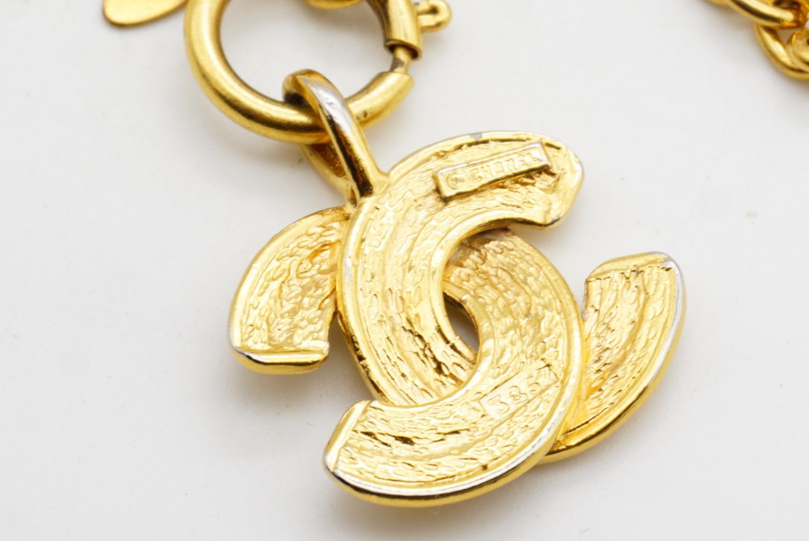 Chanel Vintage Iconic Logo CC Coco Anhänger Matelassé Gesteppt Gold Lange Halskette im Angebot 10