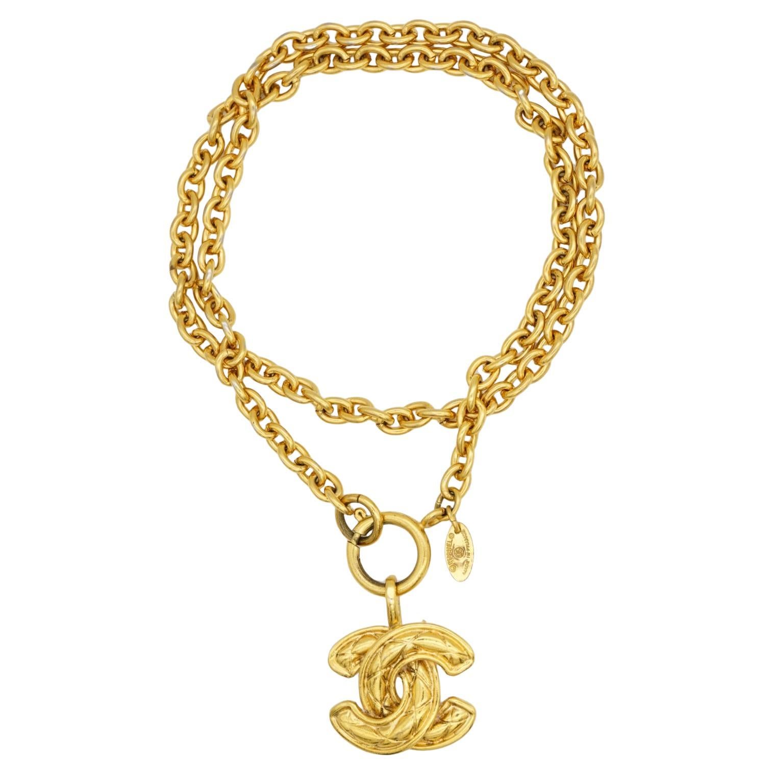Chanel Vintage Iconic Logo CC Coco Pendant Matelassé Quilted Gold Long Necklace