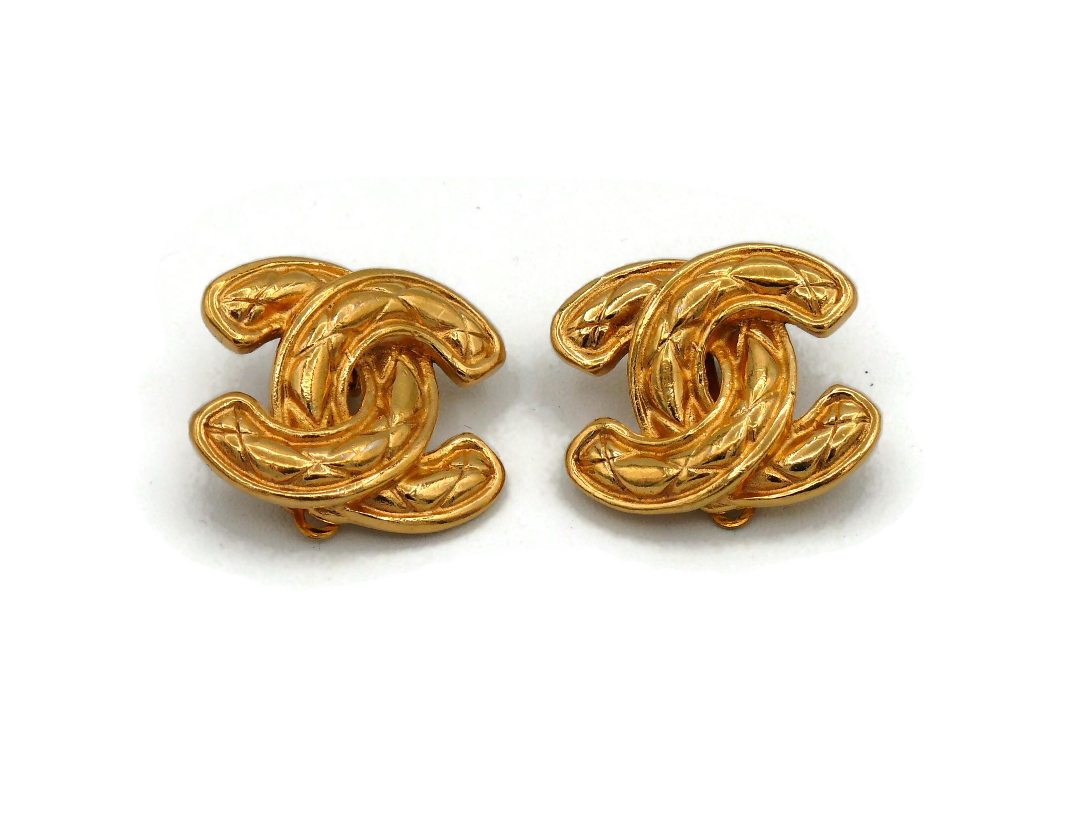 CHANEL Vintage Iconic Quilted CC Logo Clip On Earrings For Sale 1