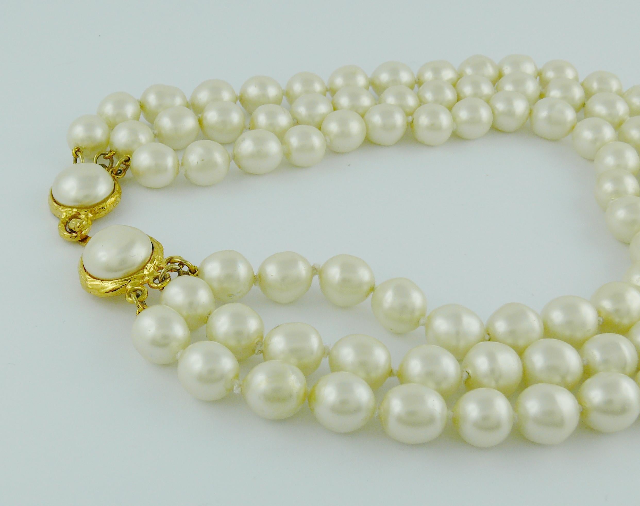 three strand pearl necklace