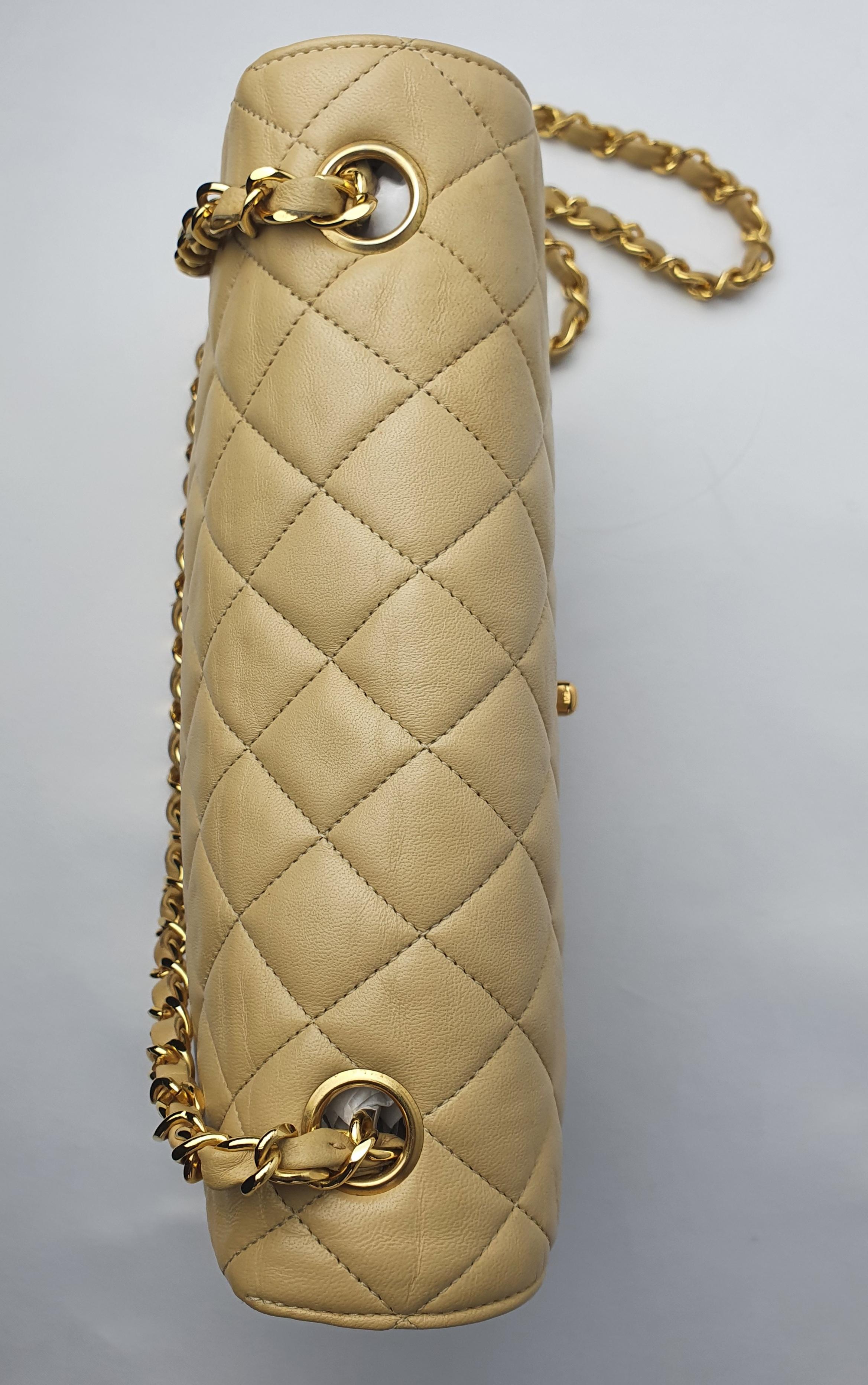 Chanel Vintage in beige leather 6