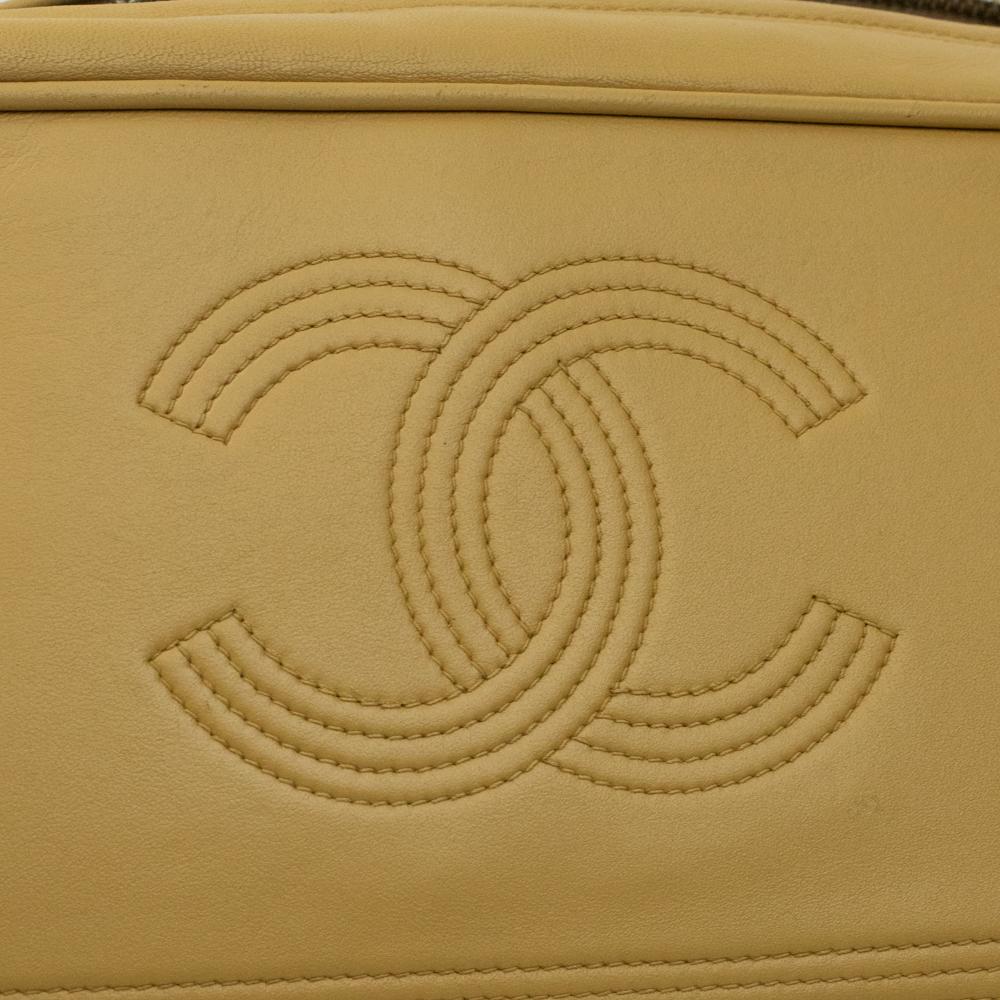 CHANEL, Vintage in beige leather For Sale 15