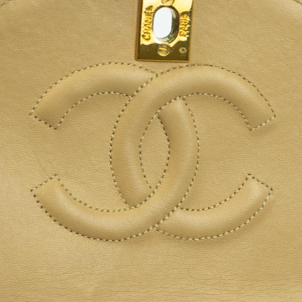 Chanel, Vintage in beige leather 3
