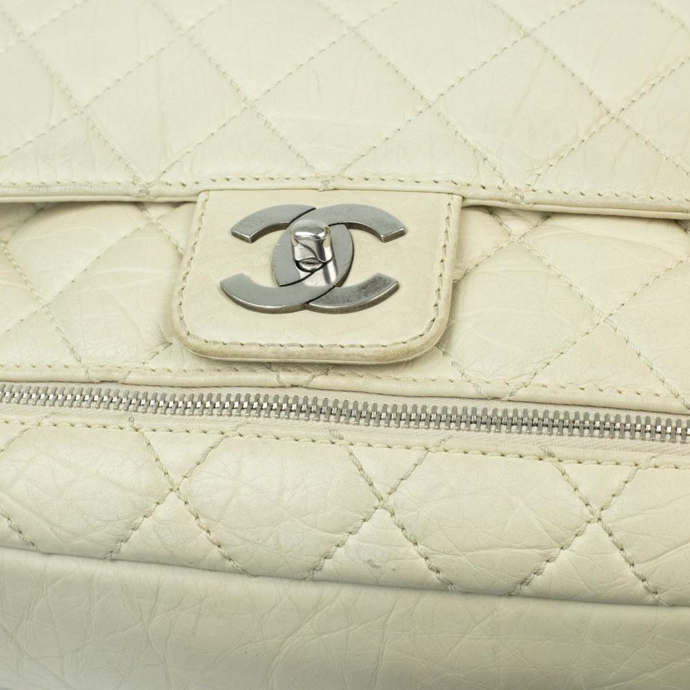 CHANEL, Vintage in beige leather 4